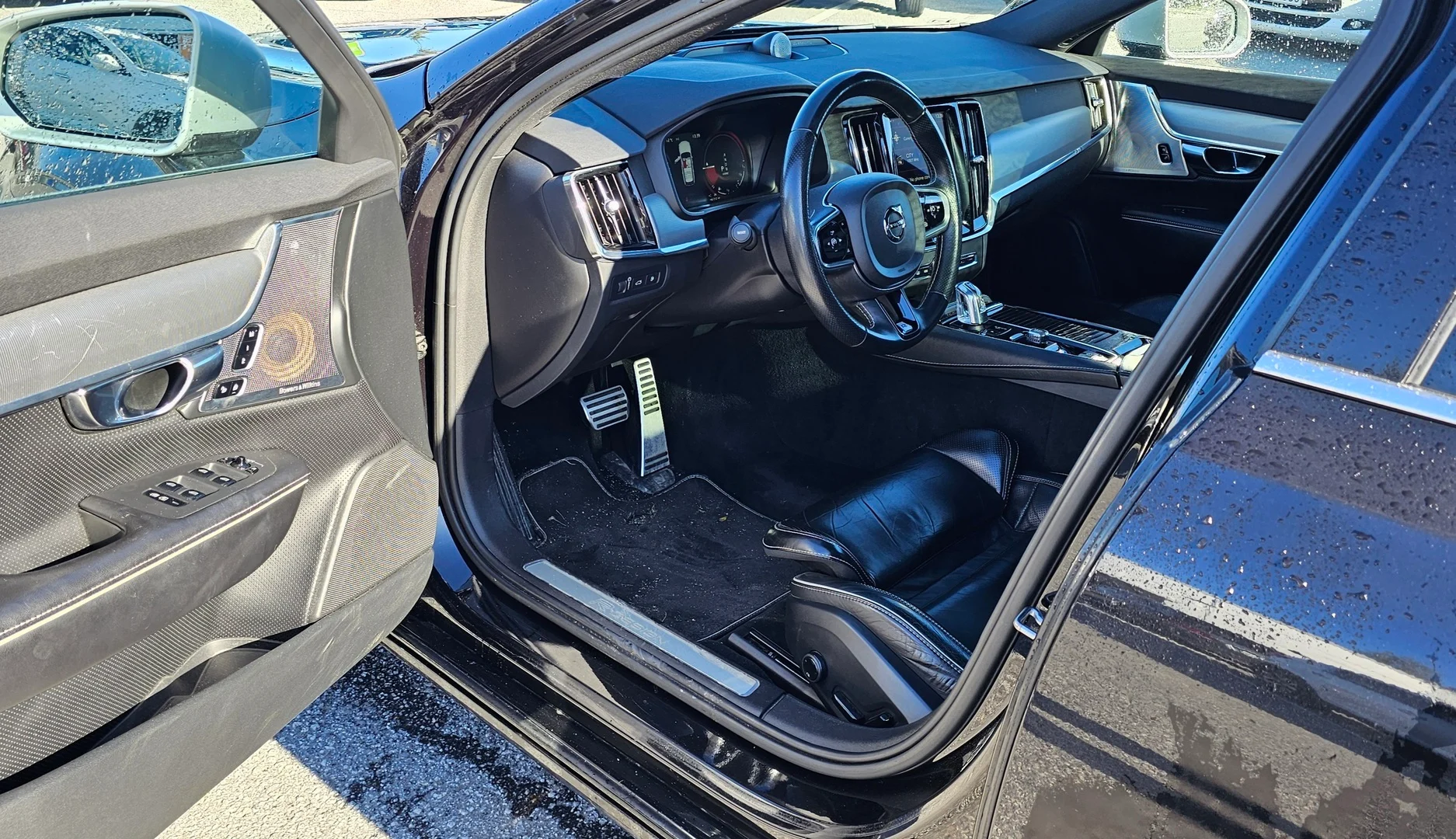 Car Image - 2Tpot4M4X83dtiGQxmoOHZ