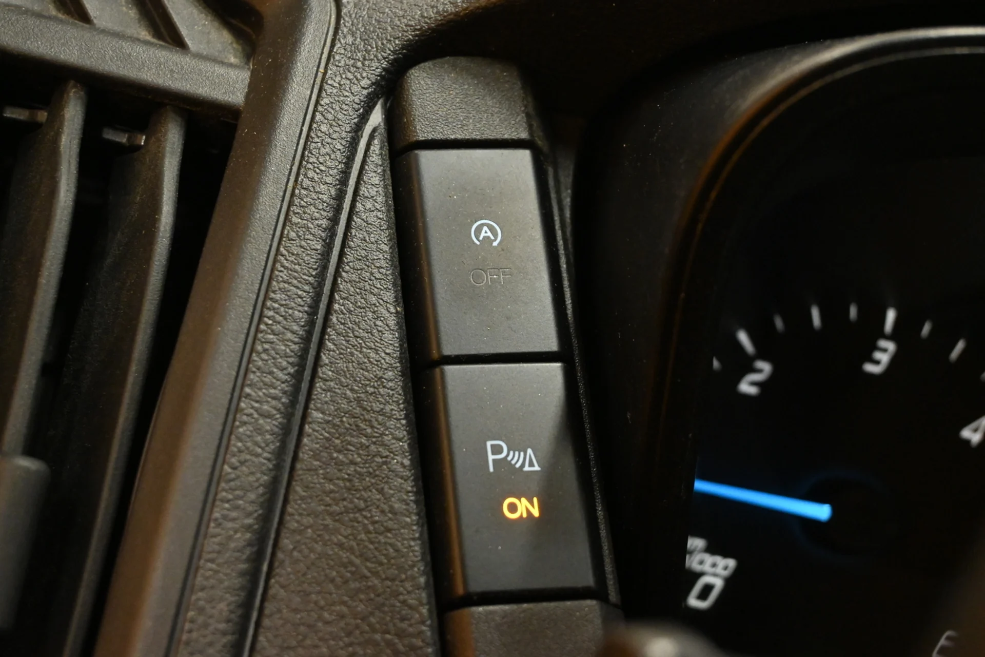 Car Image - 4oyNdENv1OAxTjVjBSLt64