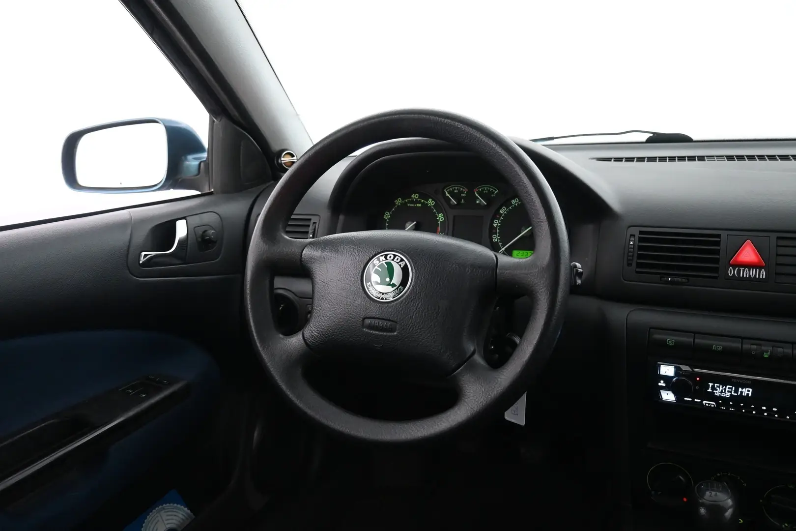 Car Image - 2L0oXsK3APjarkPiTFpnpW