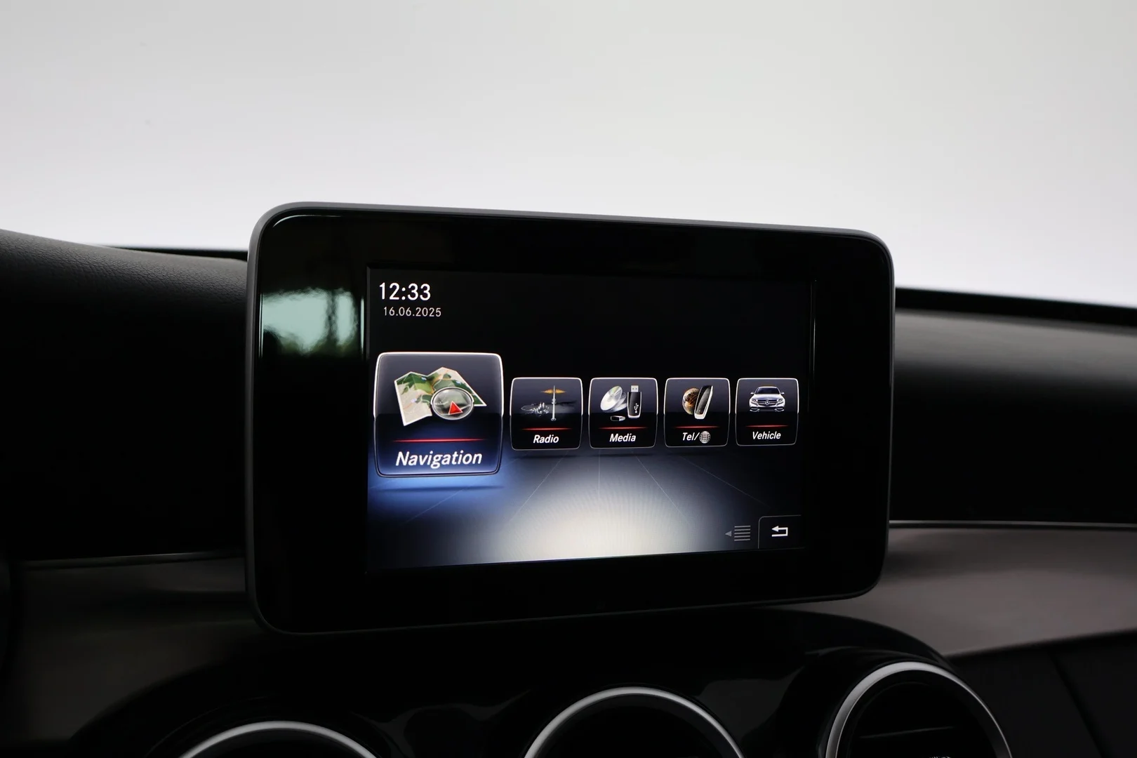 Car Image - 29nzVooUGKDbTblcuuT53w