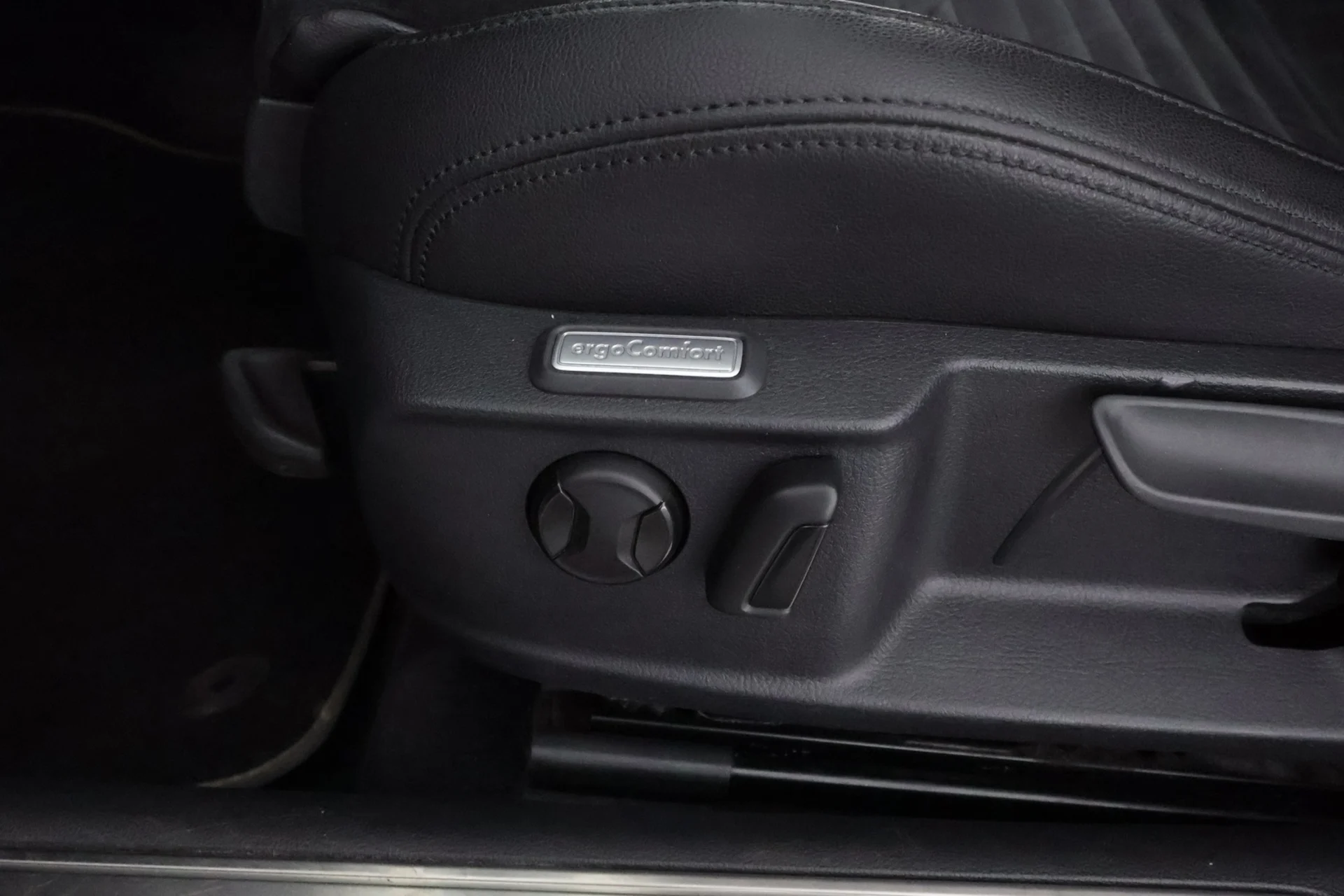 Car Image - 6dtzfnPMRFsophkK1m2tzo