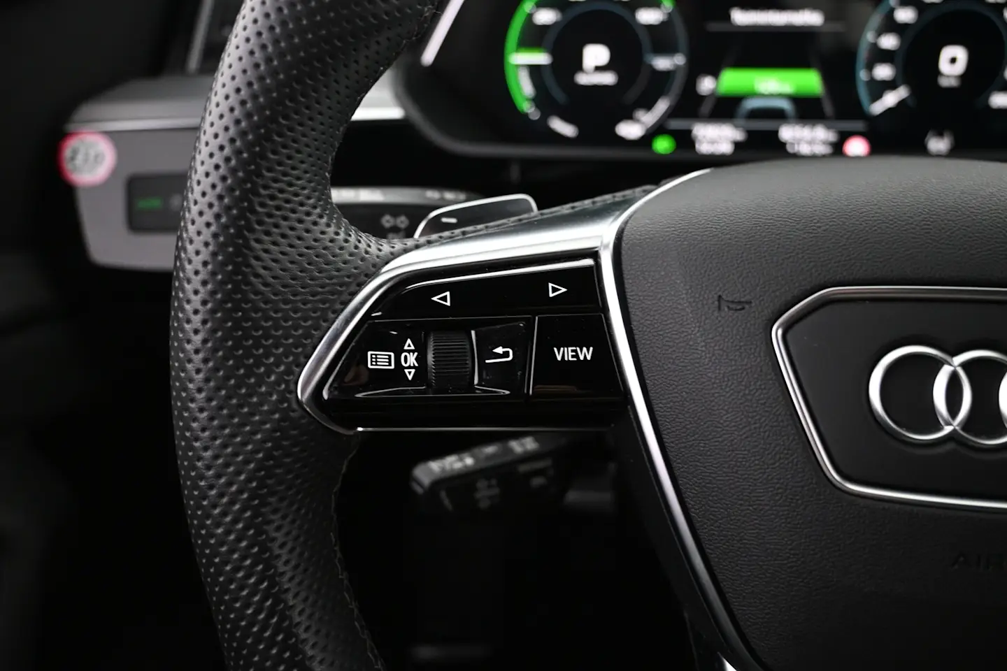 Car Image - 2LU8zTURWrBpoe0tWrrnM1