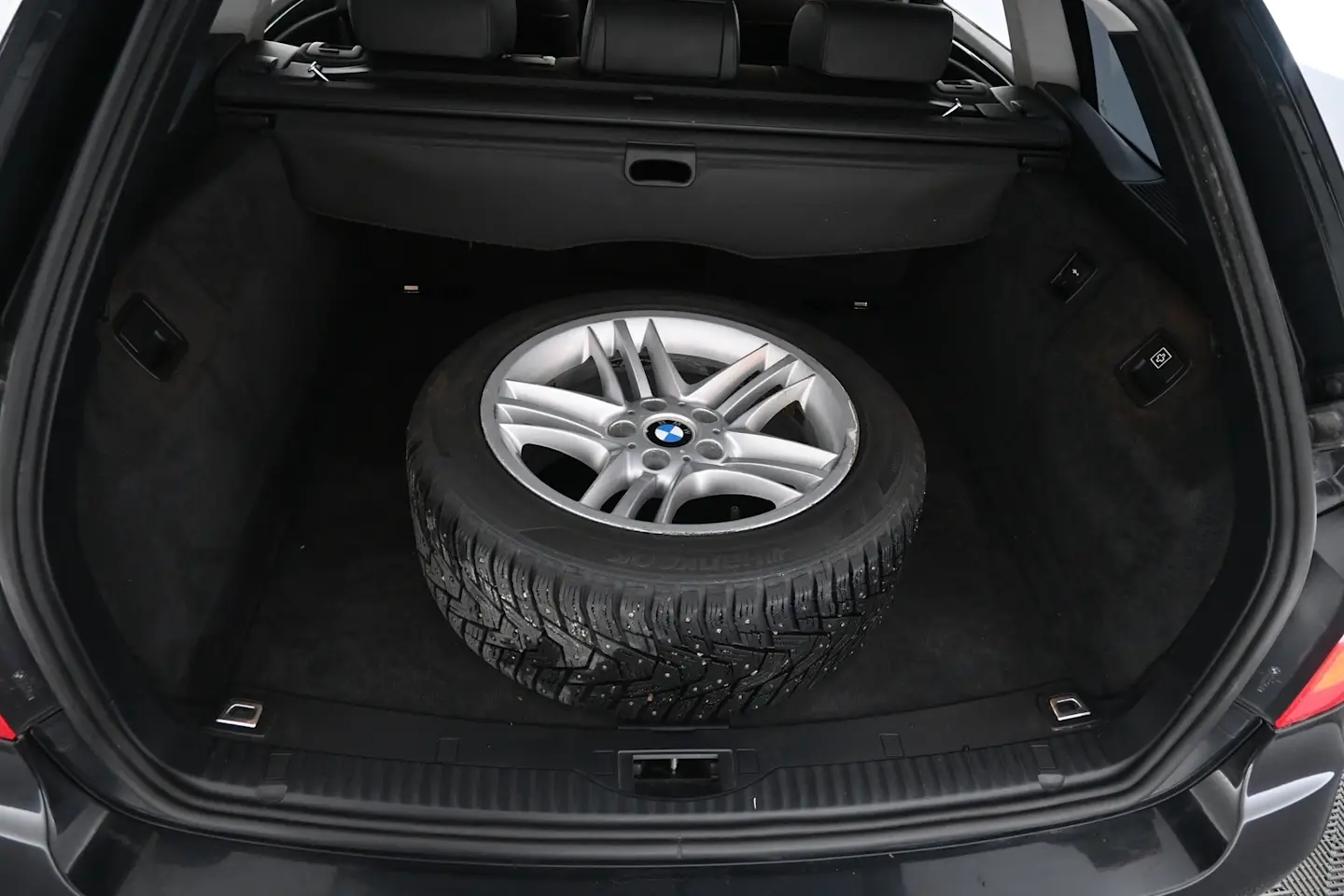 Car Image - mZjI4K01CfPavlRWmPKFT