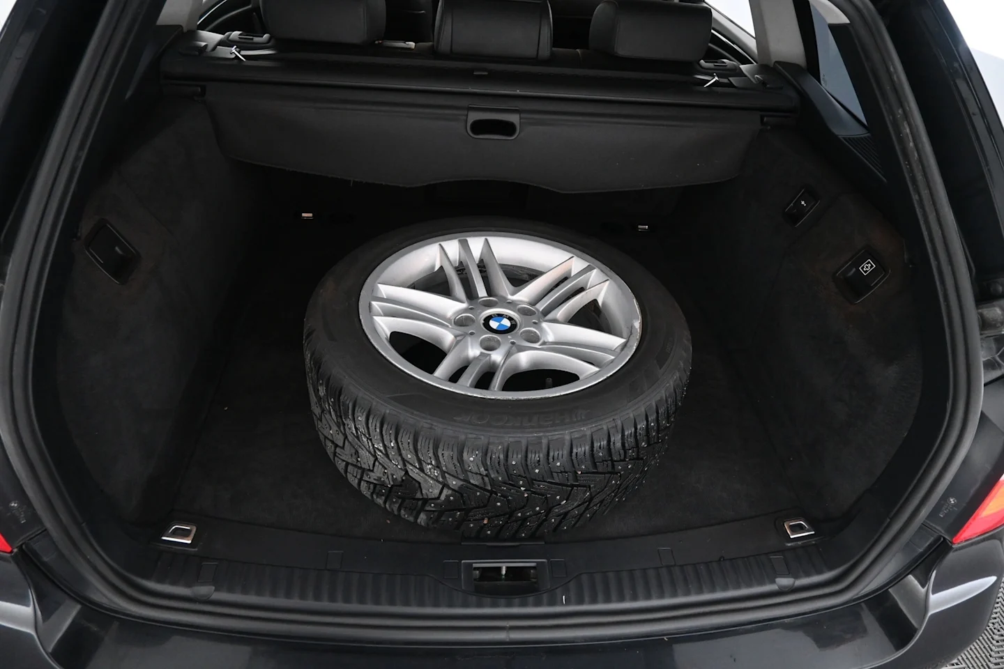 Car Image - mZjI4K01CfPavlRWmPKFT