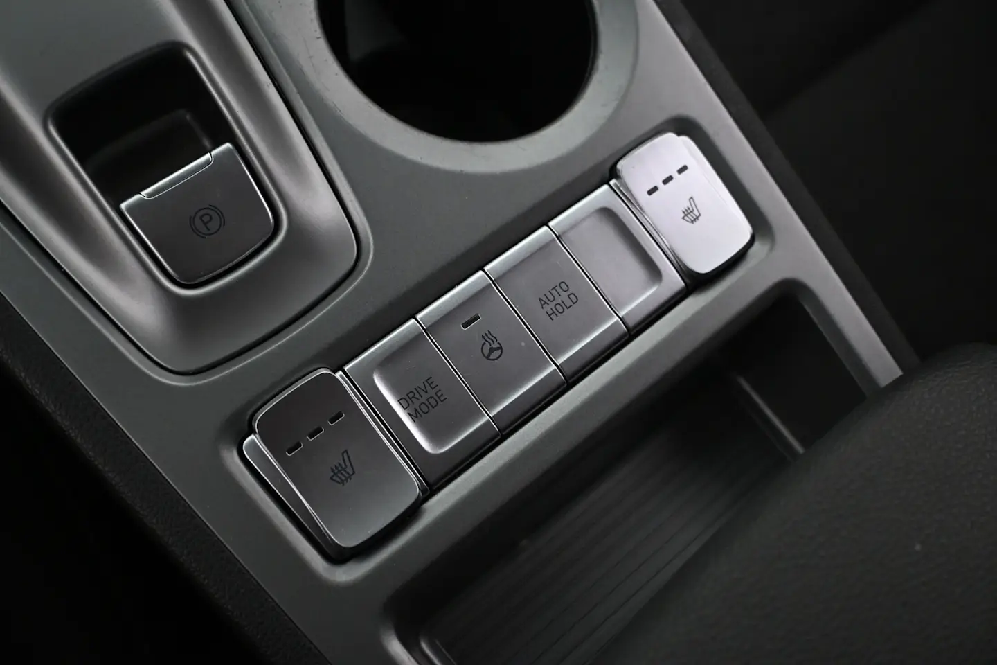 Car Image - 2pjATAr0LYPd7MzF66MD0u