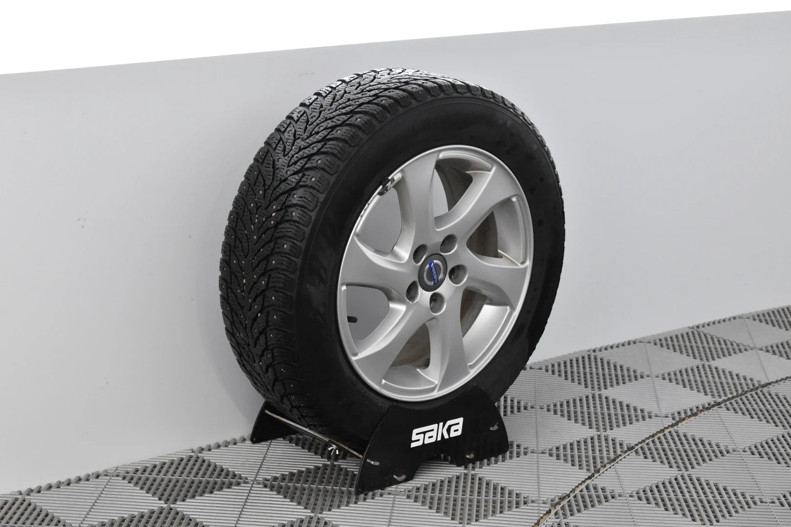 Car Image - cLFuiT1fYZs2dqsgCaLNG