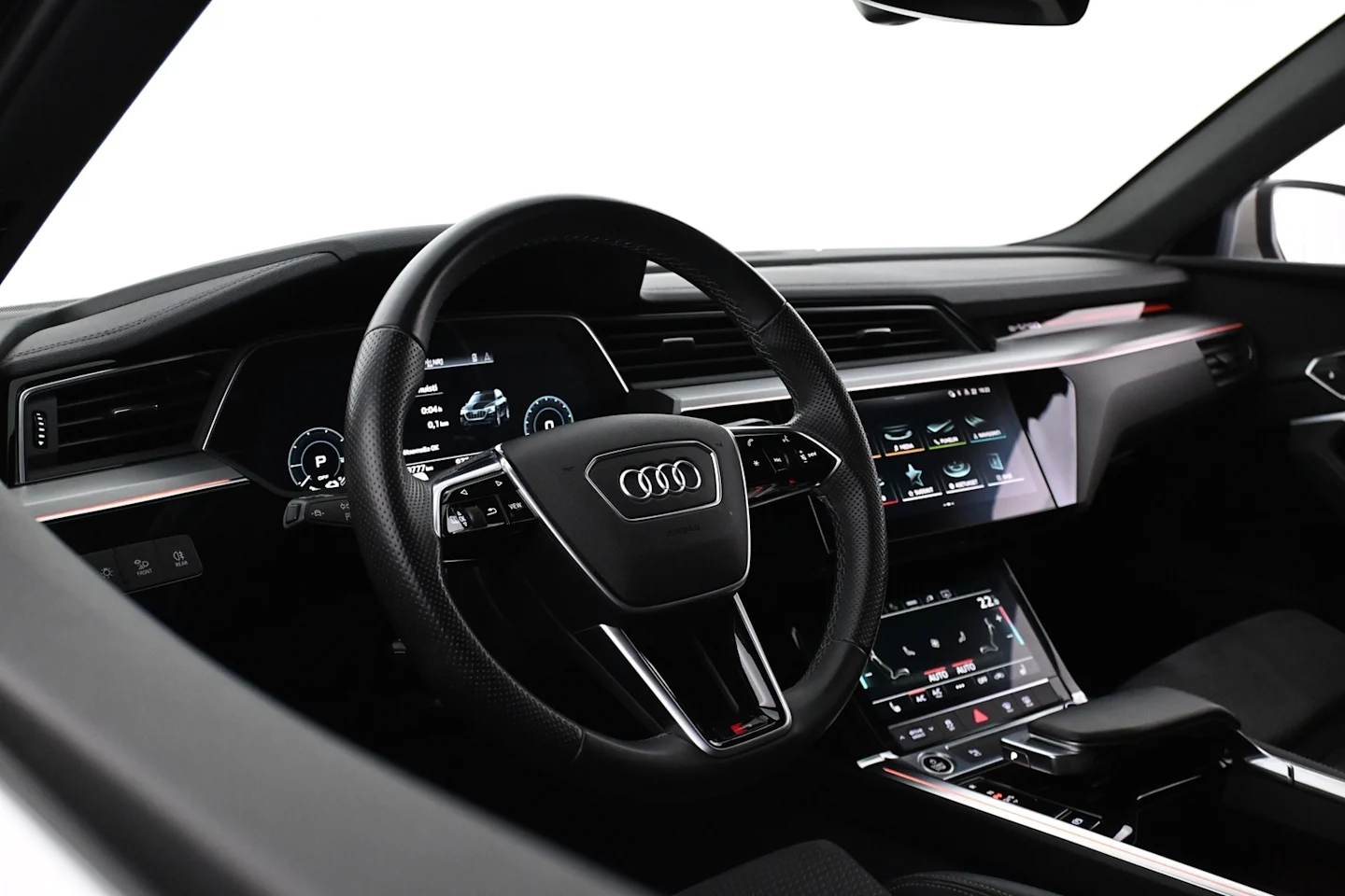Car Image - qCFw3IG80JzlBlsNaRP2e