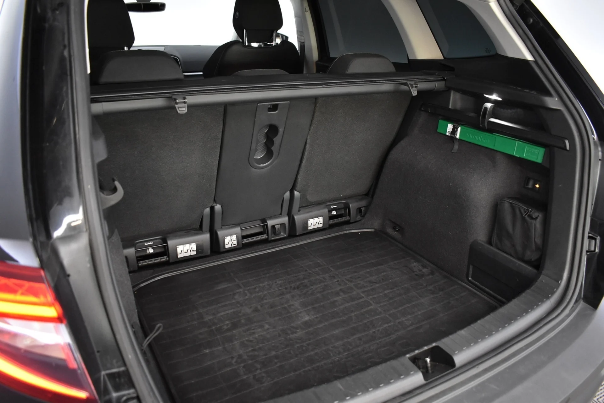 Car Image - 4fVA6CMjUAcXukUueOYxiB