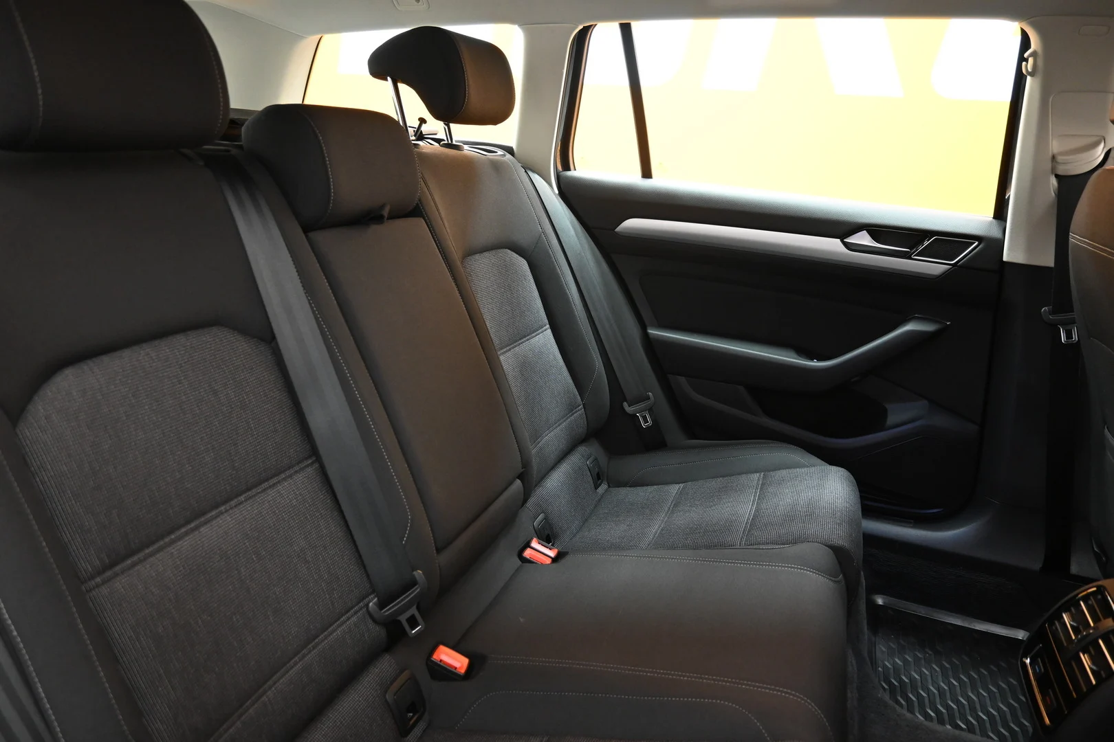 Car Image - 4lIMgOC5v5BJzDkQNsHO8b