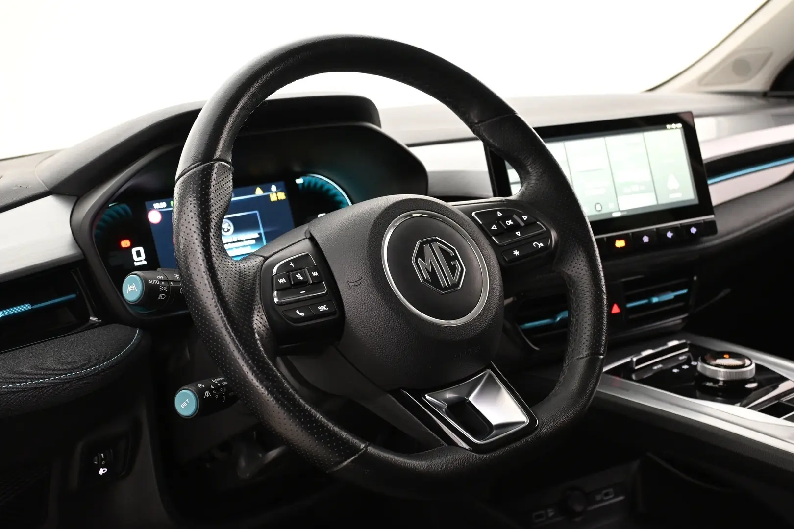 Car Image - 3Bz8rQ2A20Y0JKMFEn4WkH