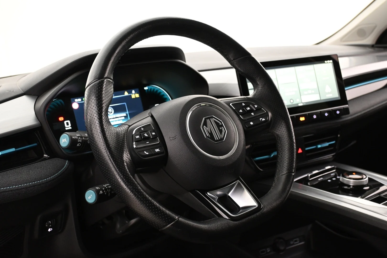 Car Image - 3Bz8rQ2A20Y0JKMFEn4WkH