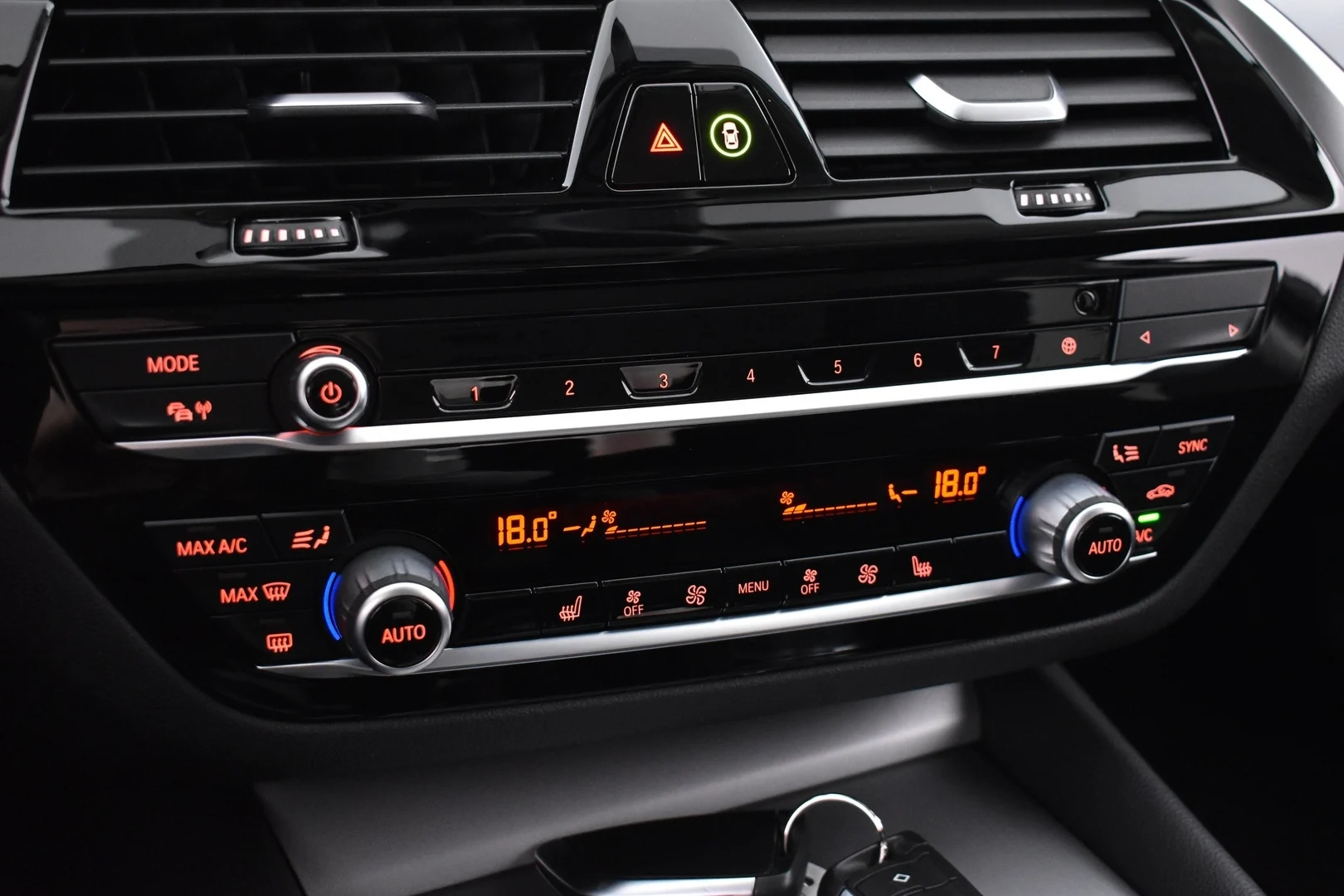 Car Image - 1irmuxXAmUYqIomKOKQ90z