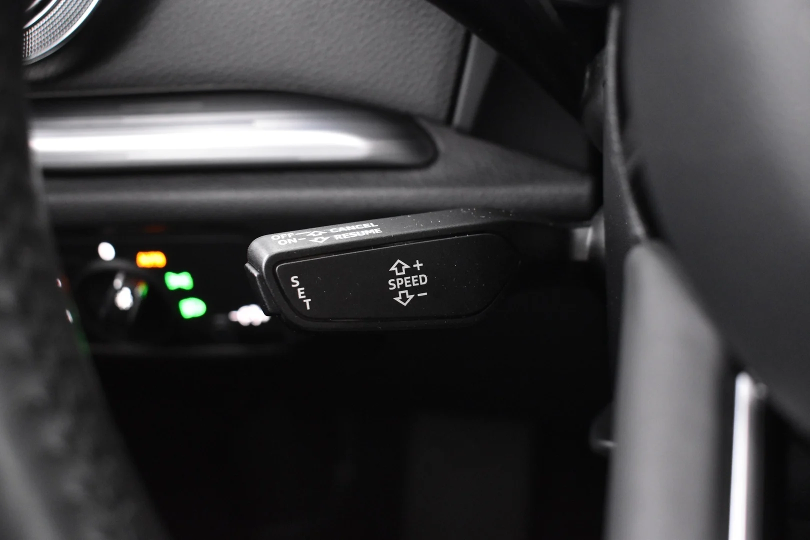 Car Image - neOXz5DDaQr2L7jPamqm9