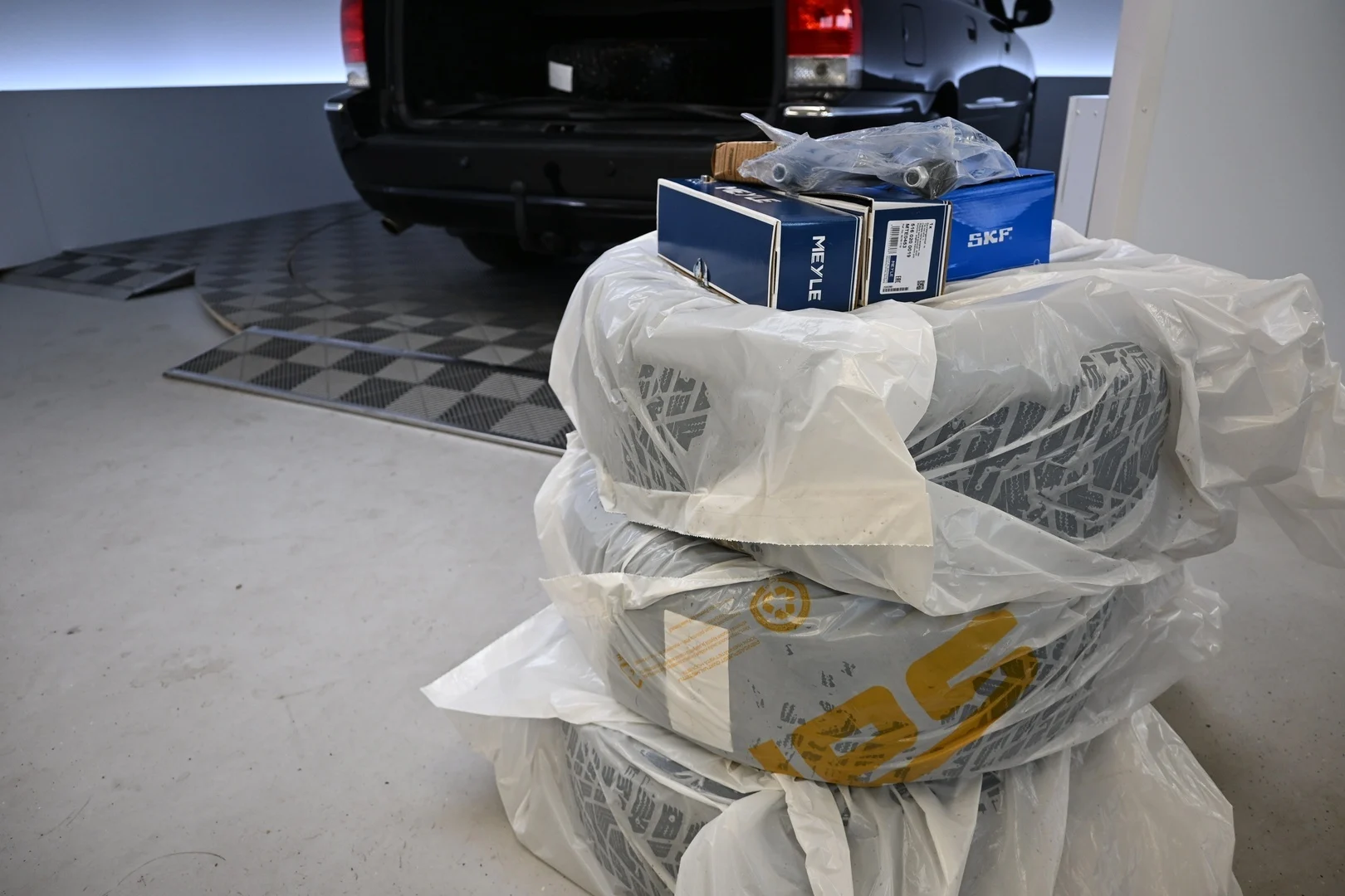 Car Image - 3q2JEkrY2X8qSF9vgy0FpJ