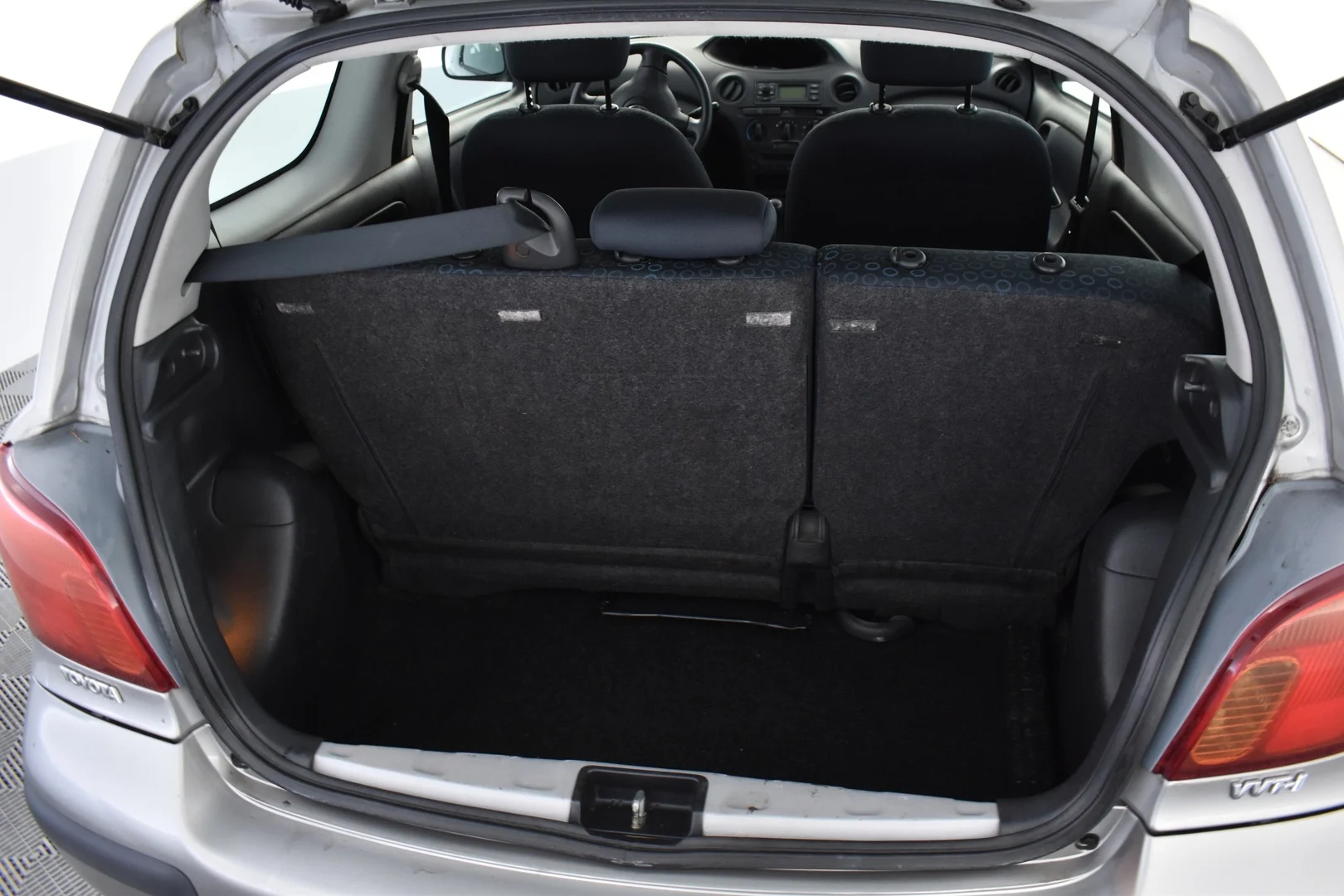Car Image - 10iirDAs5JB9B8ZWdTZV7s