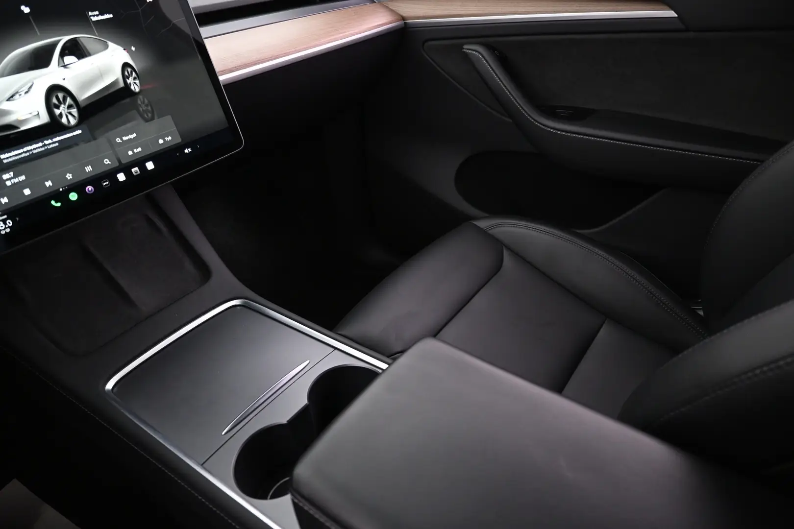 Car Image - 4U1u83Si8IaLEJppFEa7ZZ