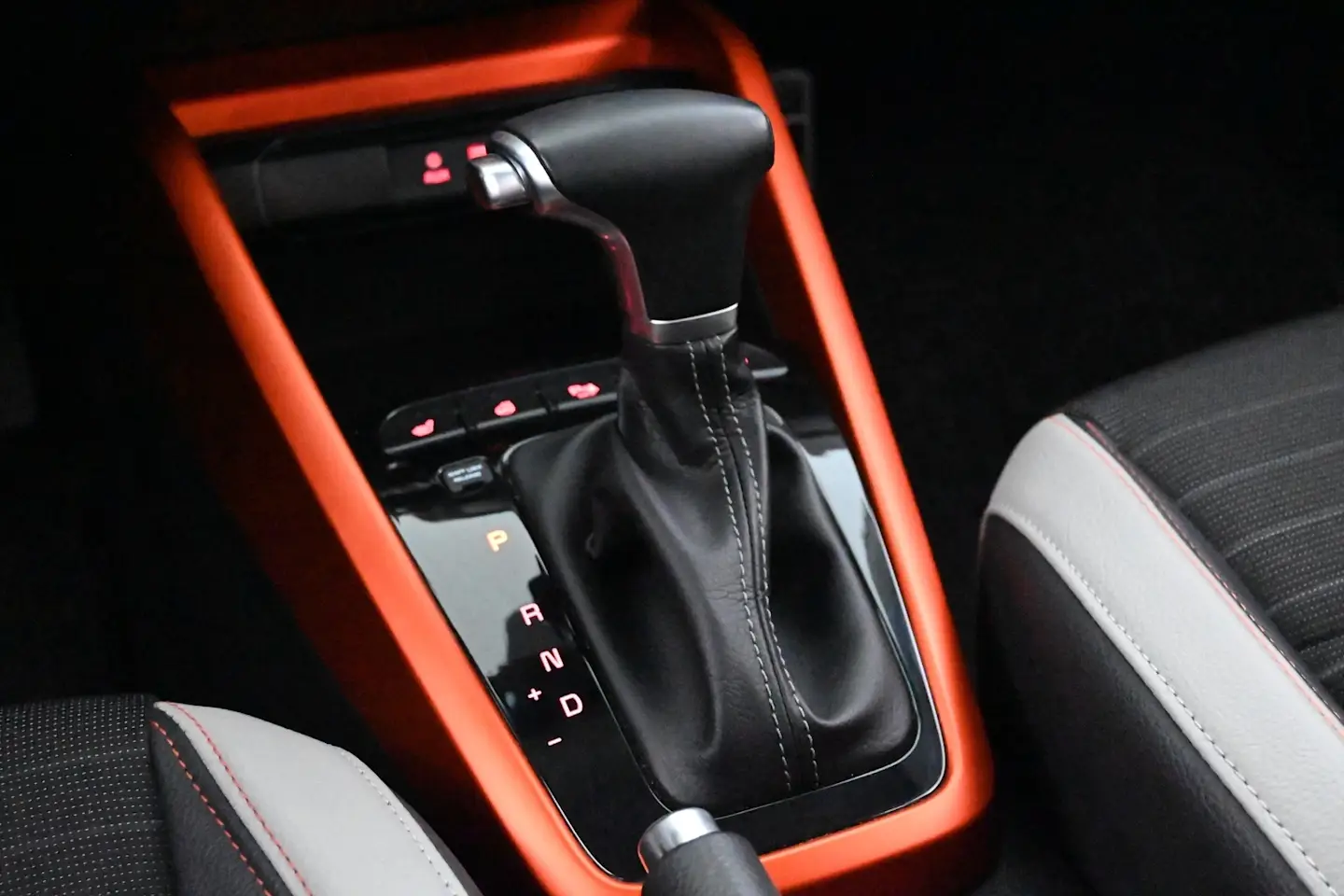 Car Image - 7xvJQD982LIav8IP4bP57J