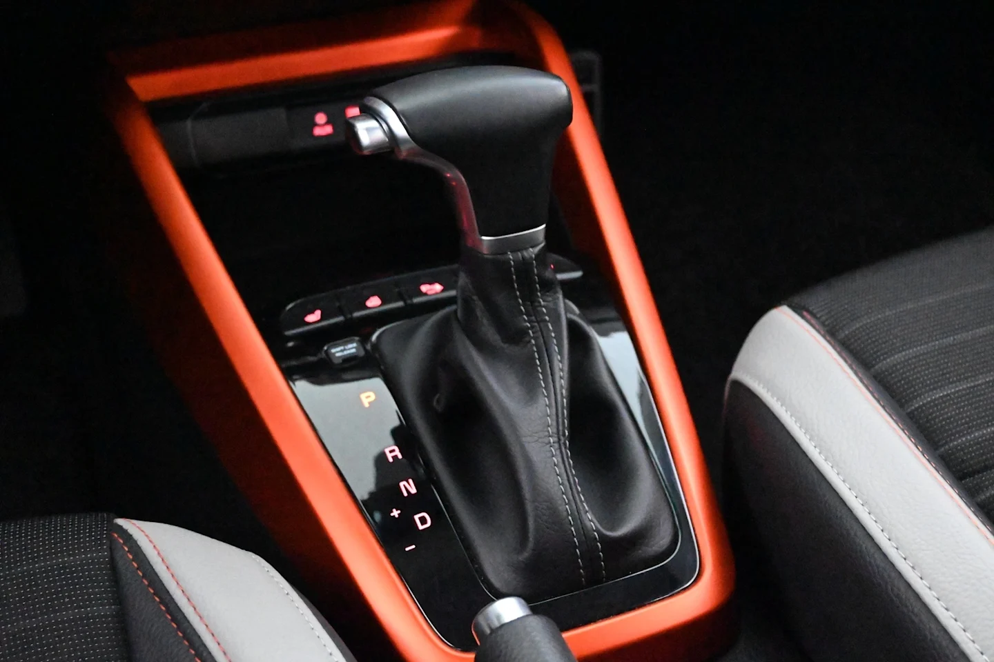 Car Image - 7xvJQD982LIav8IP4bP57J