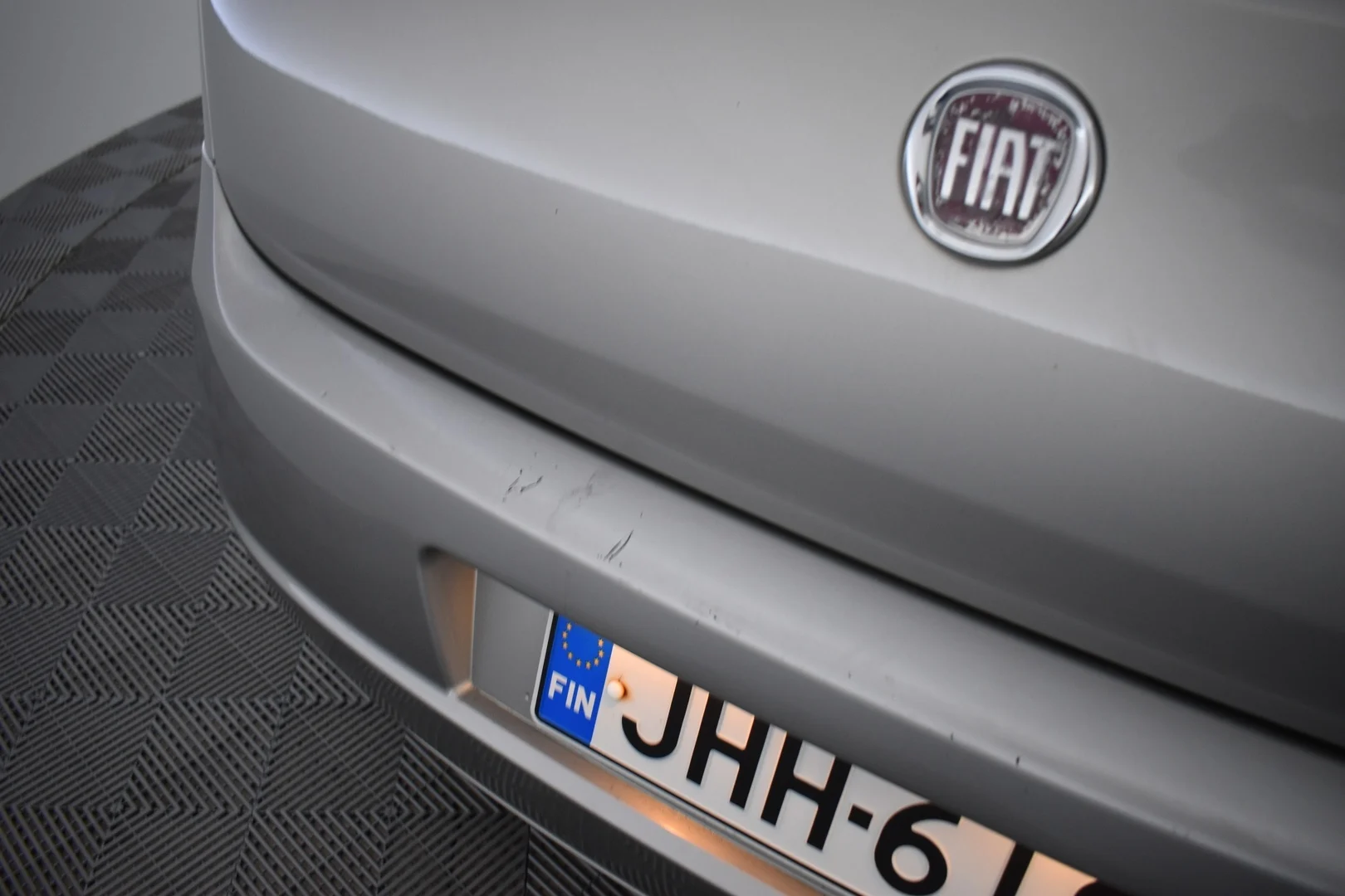 Car Image - 6pRcPJvA3OW694VMF82e8v