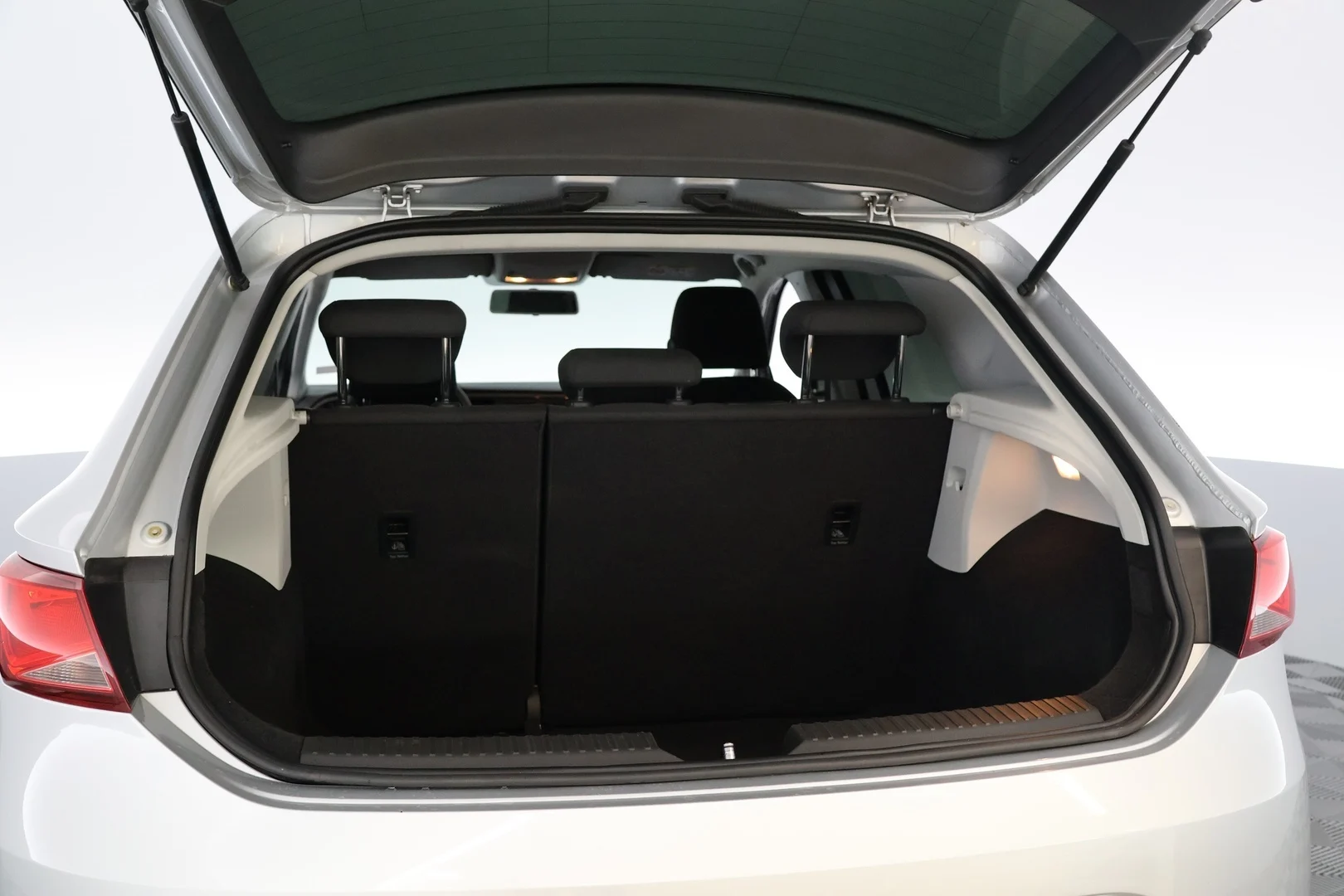 Car Image - 3pTIfaMzYHRWuLGUkG7pMl