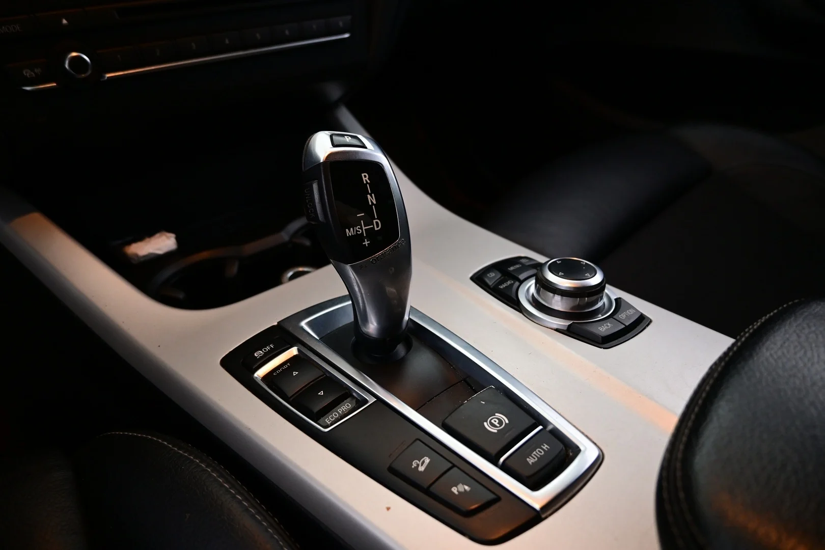 Car Image - 6pHzUXo1t3HjiUOmOq62Uk