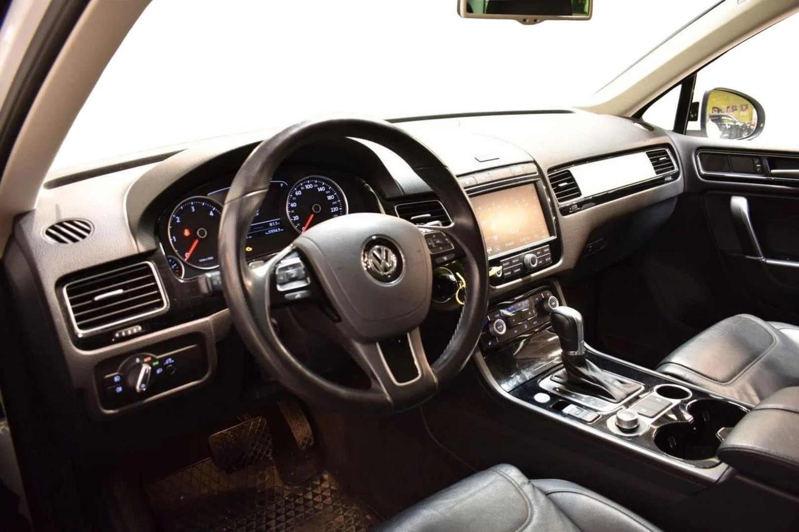 Car Image - FvbSkWF4LG5i8XOD9KfnE