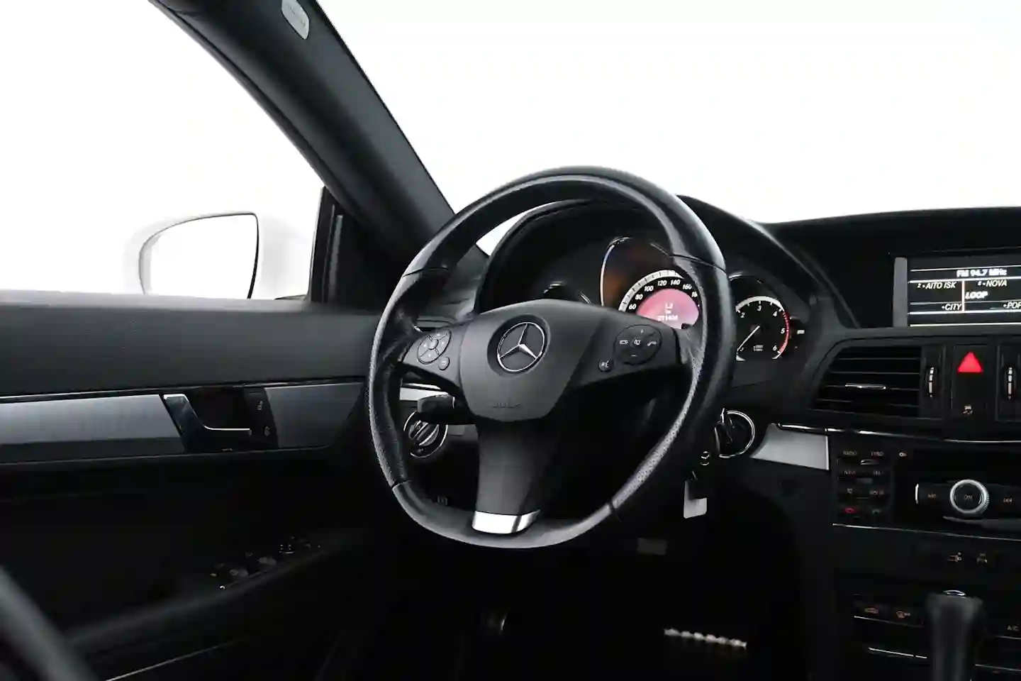 Car Image - eOtrXOnbG3N40wfuXa4ur
