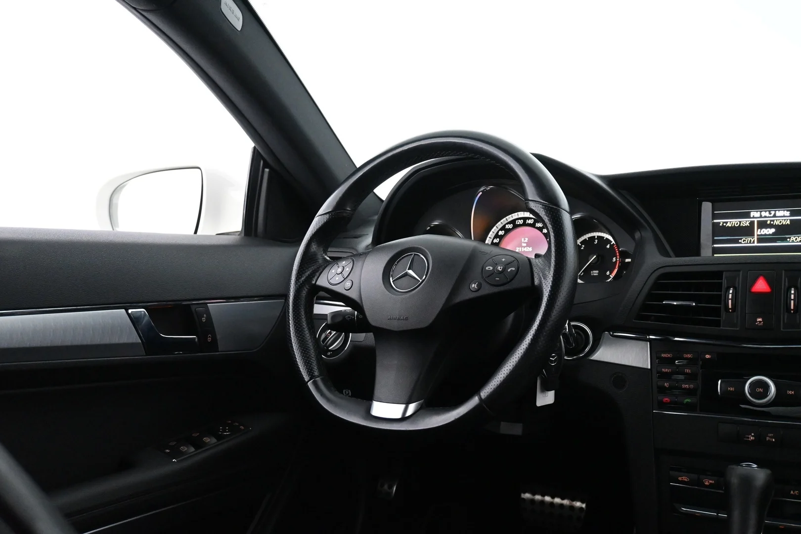 Car Image - eOtrXOnbG3N40wfuXa4ur