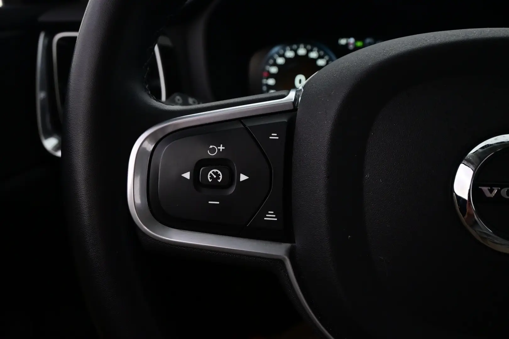 Car Image - 2Ud8olD4r3oo1hCGaEXaan