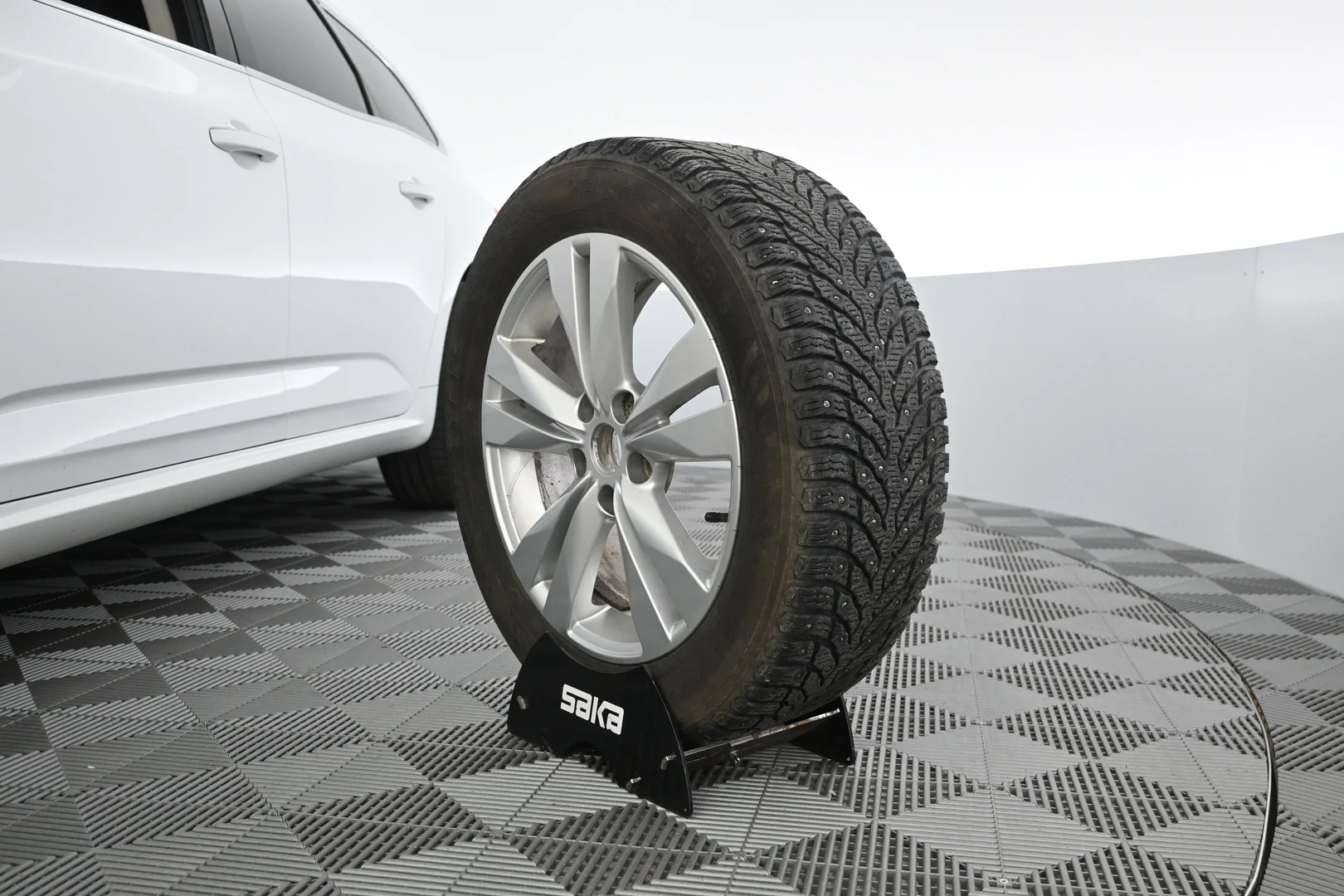 Car Image - 6qyU1yMLc5Bn0dlVaPytCA