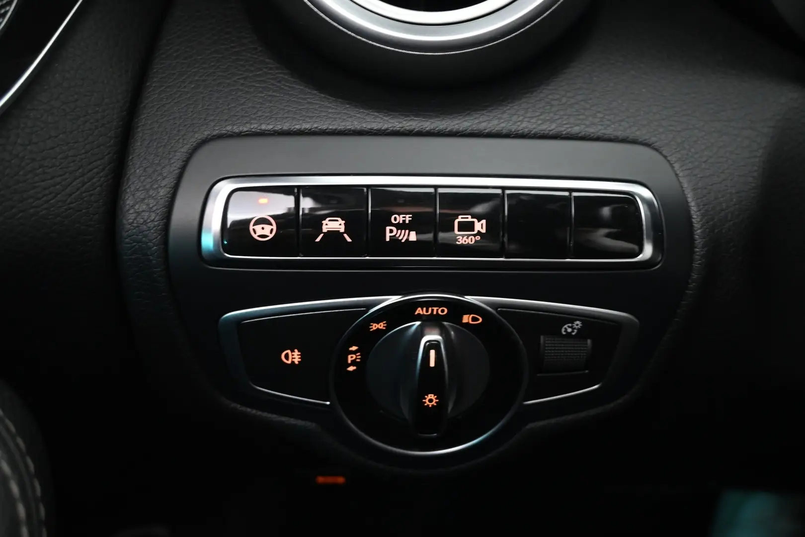 Car Image - 6stNPFrBGVQ56LjSjZcoJ6