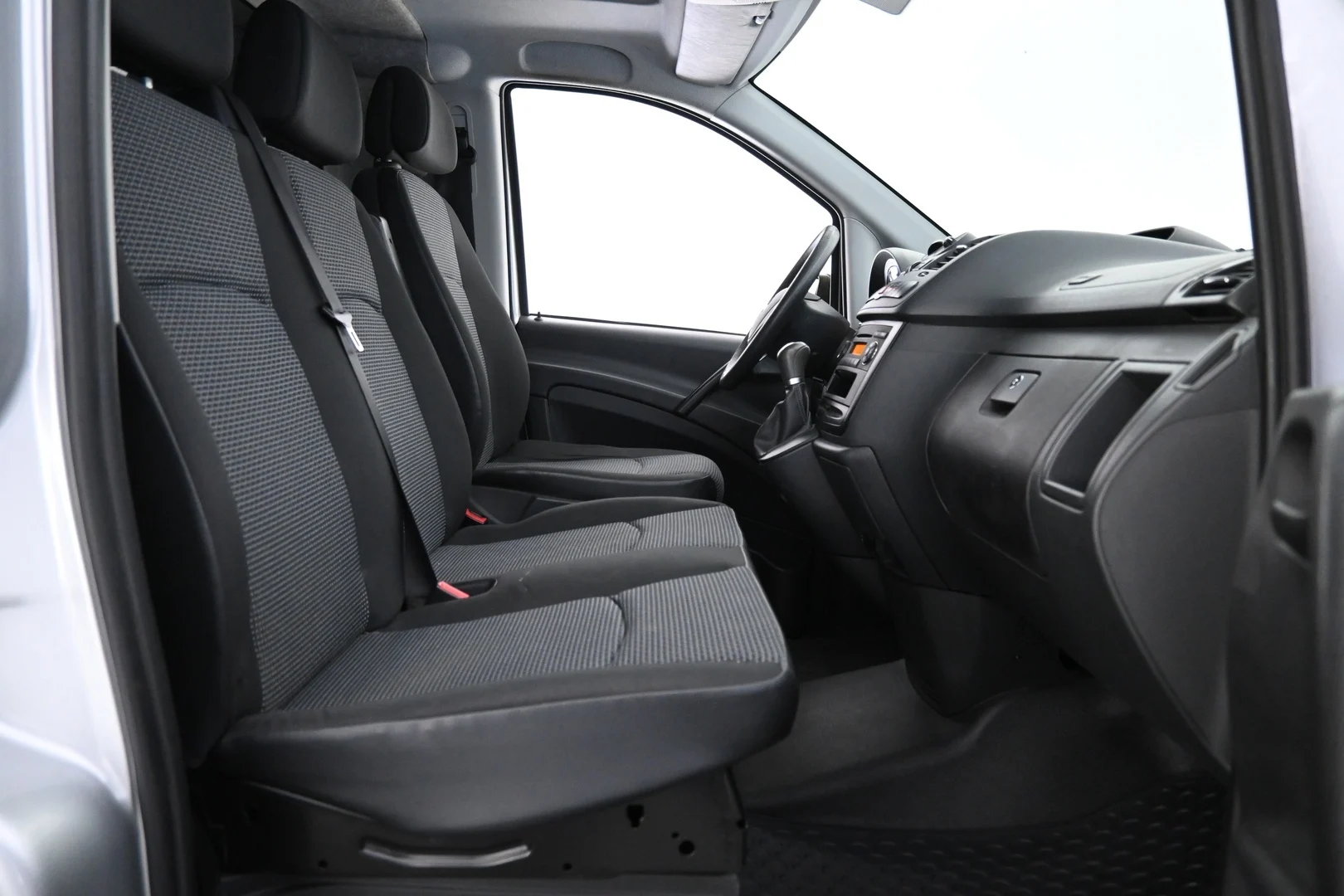 Car Image - 166a2ayWlJuLXJErwGQ7l4