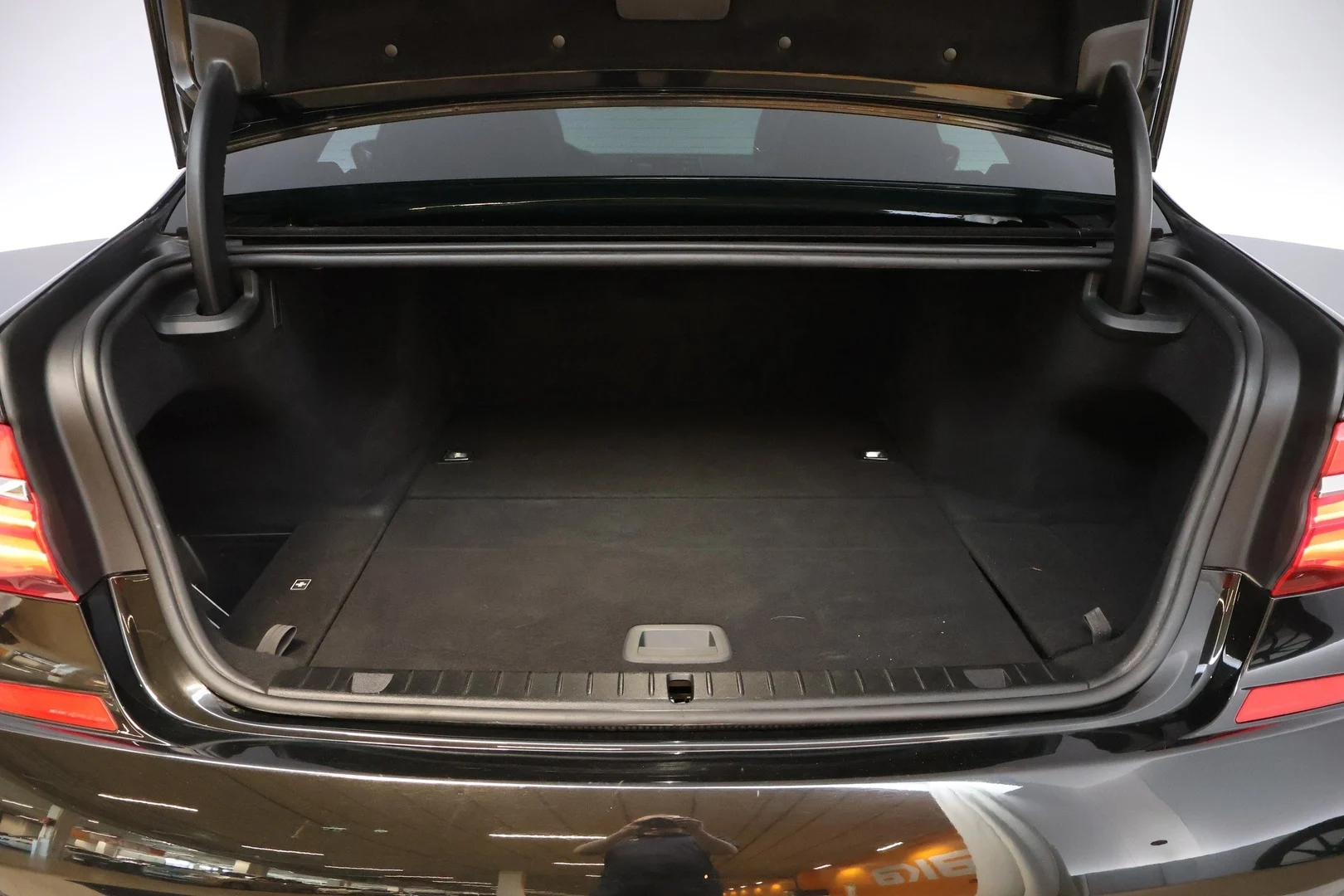 Car Image - 1QHtzGjWz9qRr7myJuM6tb
