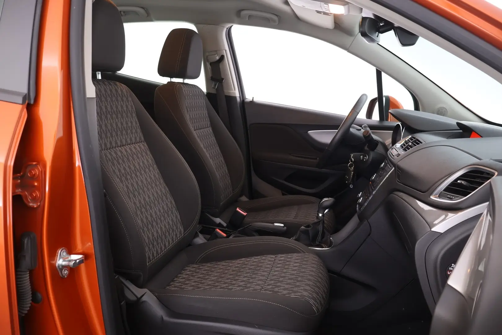 Car Image - 4AVBdKhHzz2rVGp1CdYfW9