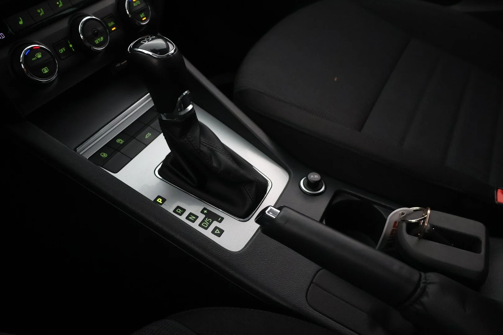 Car Image - 6Lm6AhTGhhcbybnQITl4iu