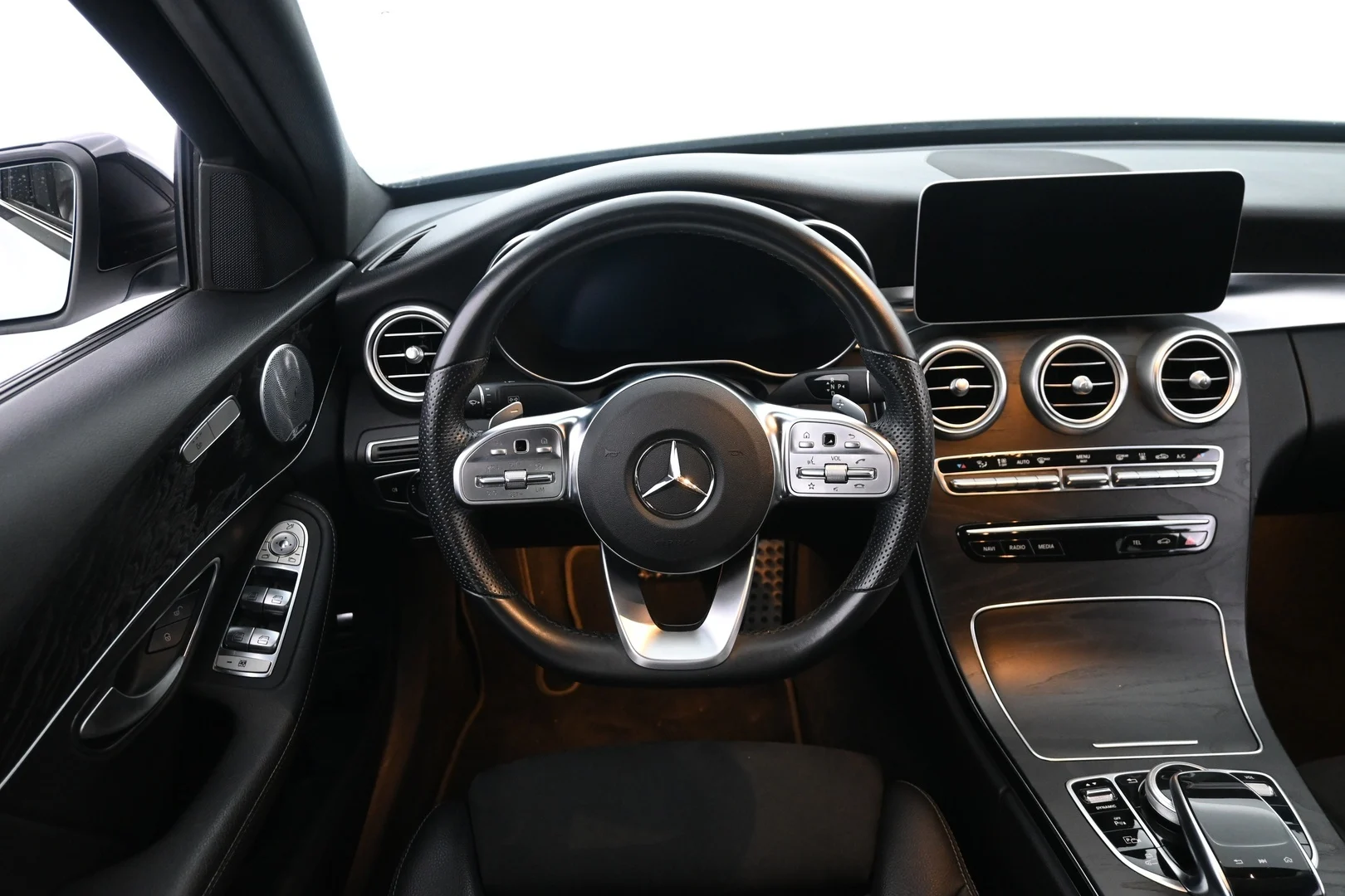 Car Image - 2zX3n8Rje3MiJPoHRIT2b2