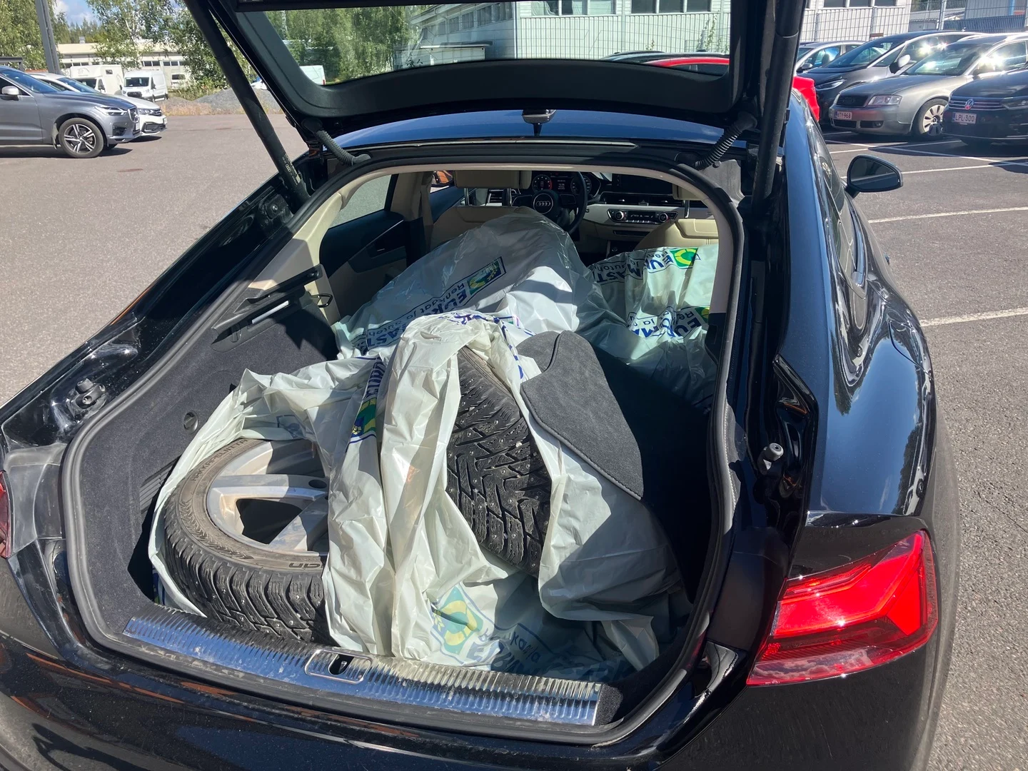 Car Image - 1Mpar57Bm4EUOhXoRNGDjL
