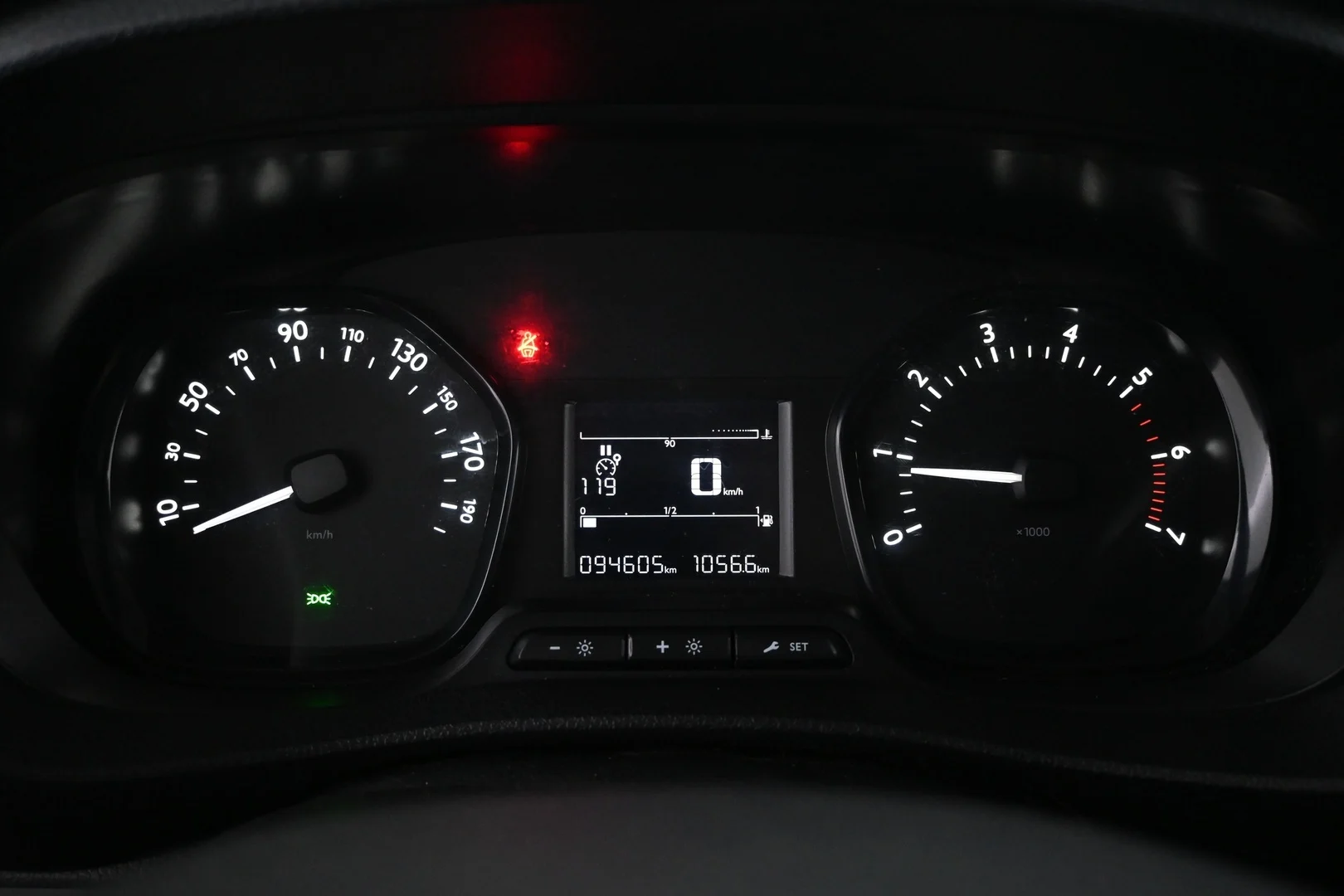 Car Image - 6NWsVnRljGOCtaGxndhh2J