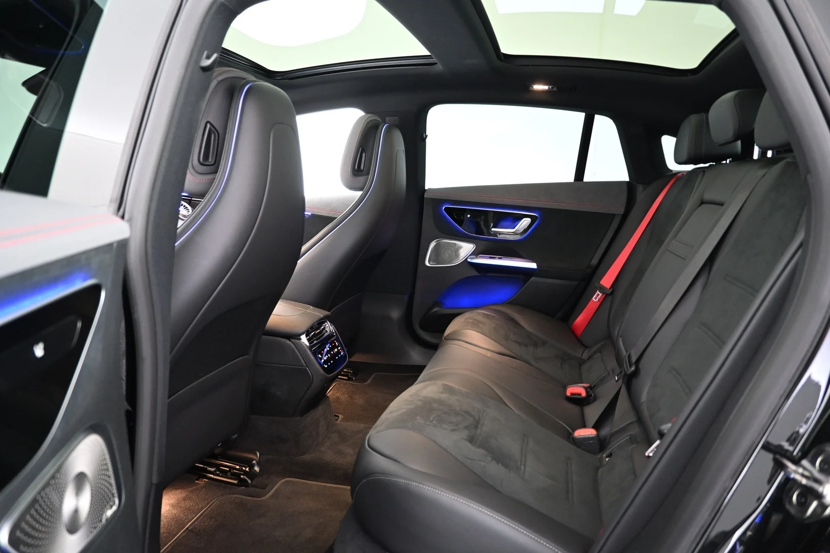 Car Image - 6styUxemrcVpNZdDHmrpHT