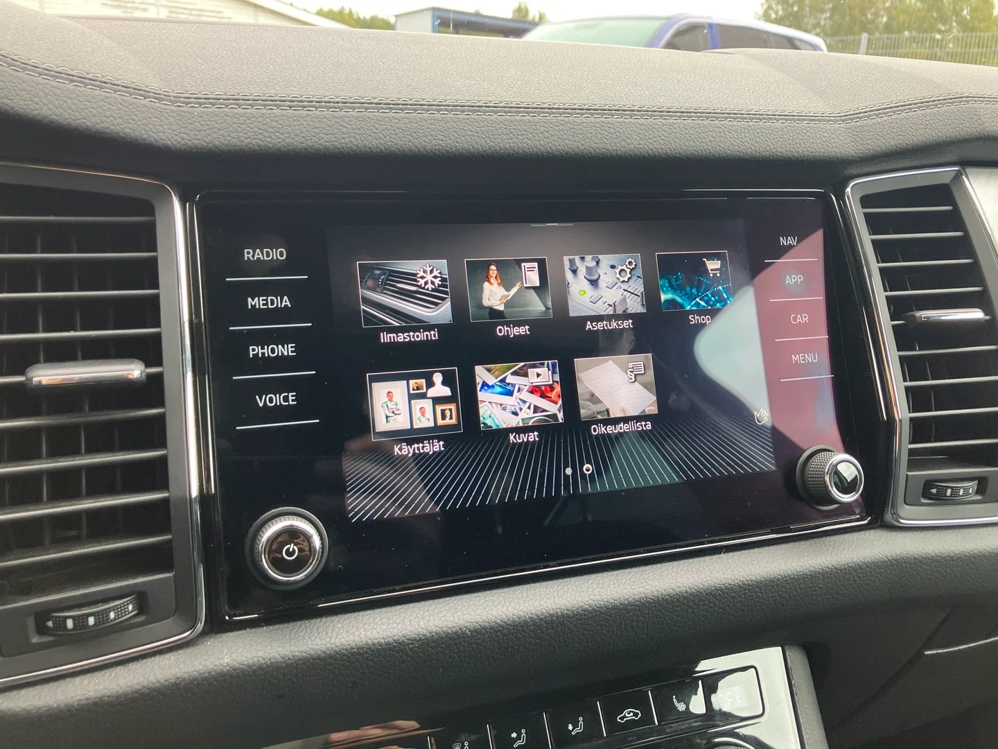 Car Image - FZcZmBvXsrdqV9vLdm3NM