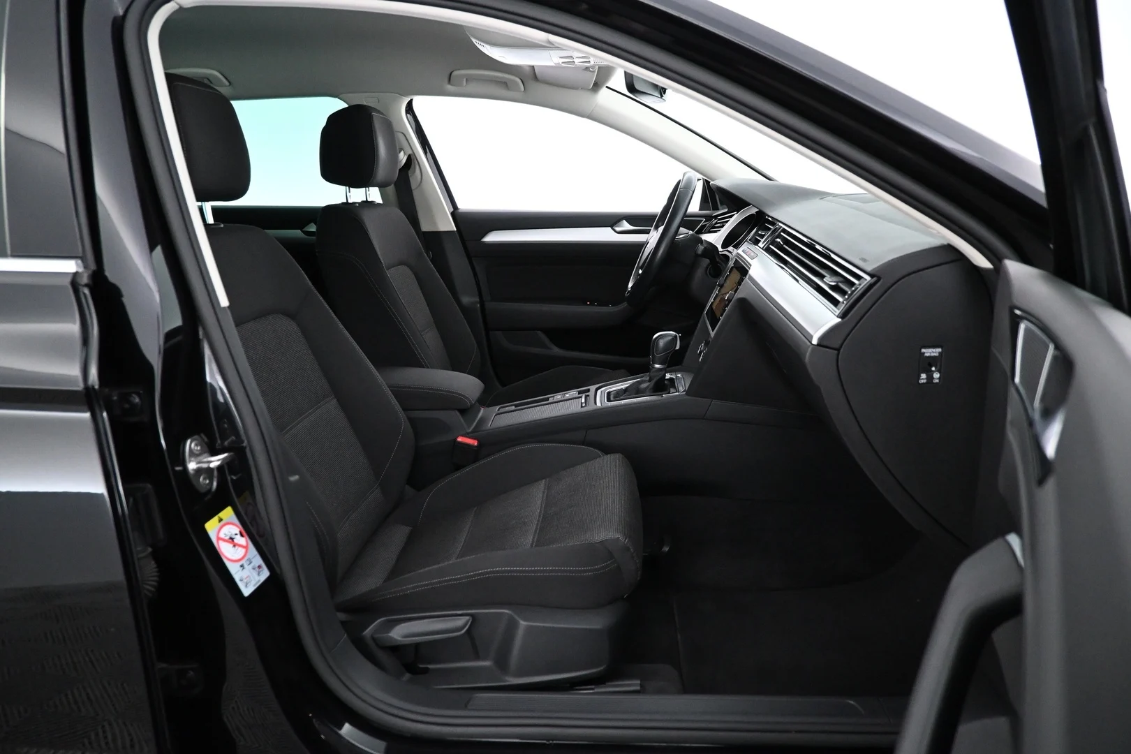 Car Image - 544Fyd8LEkIzxKFrnV8Z8q