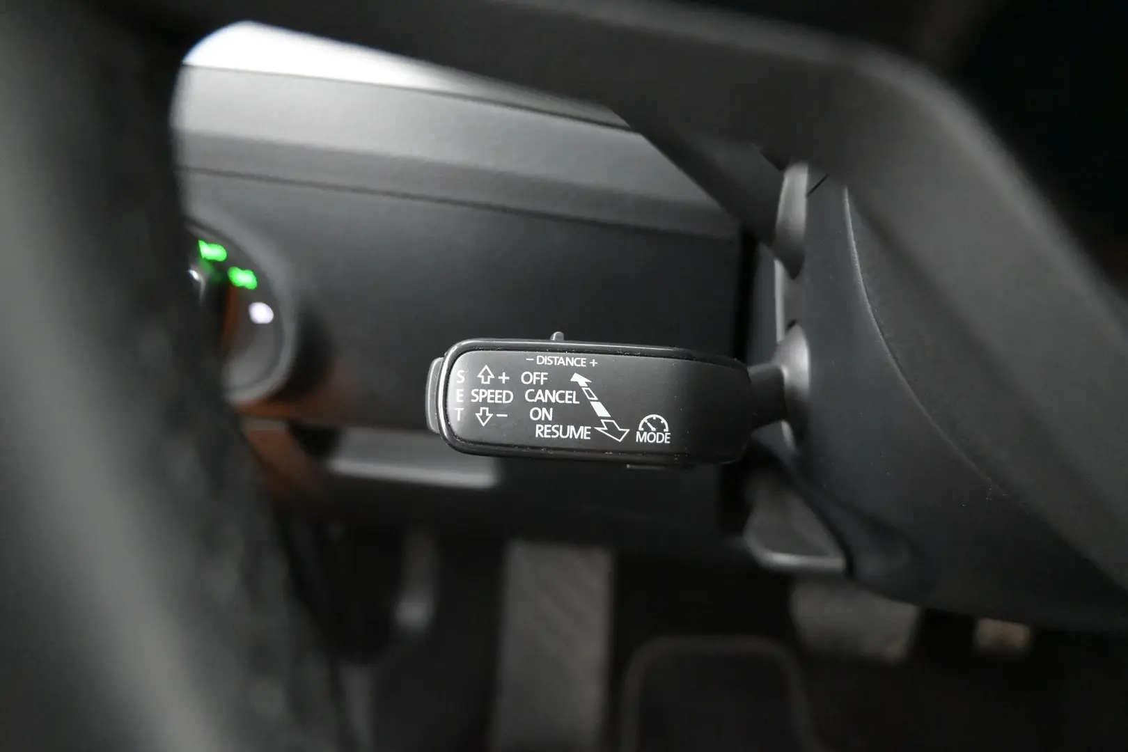 Car Image - 10NYLuMF3T2dVnSkDqeNfB