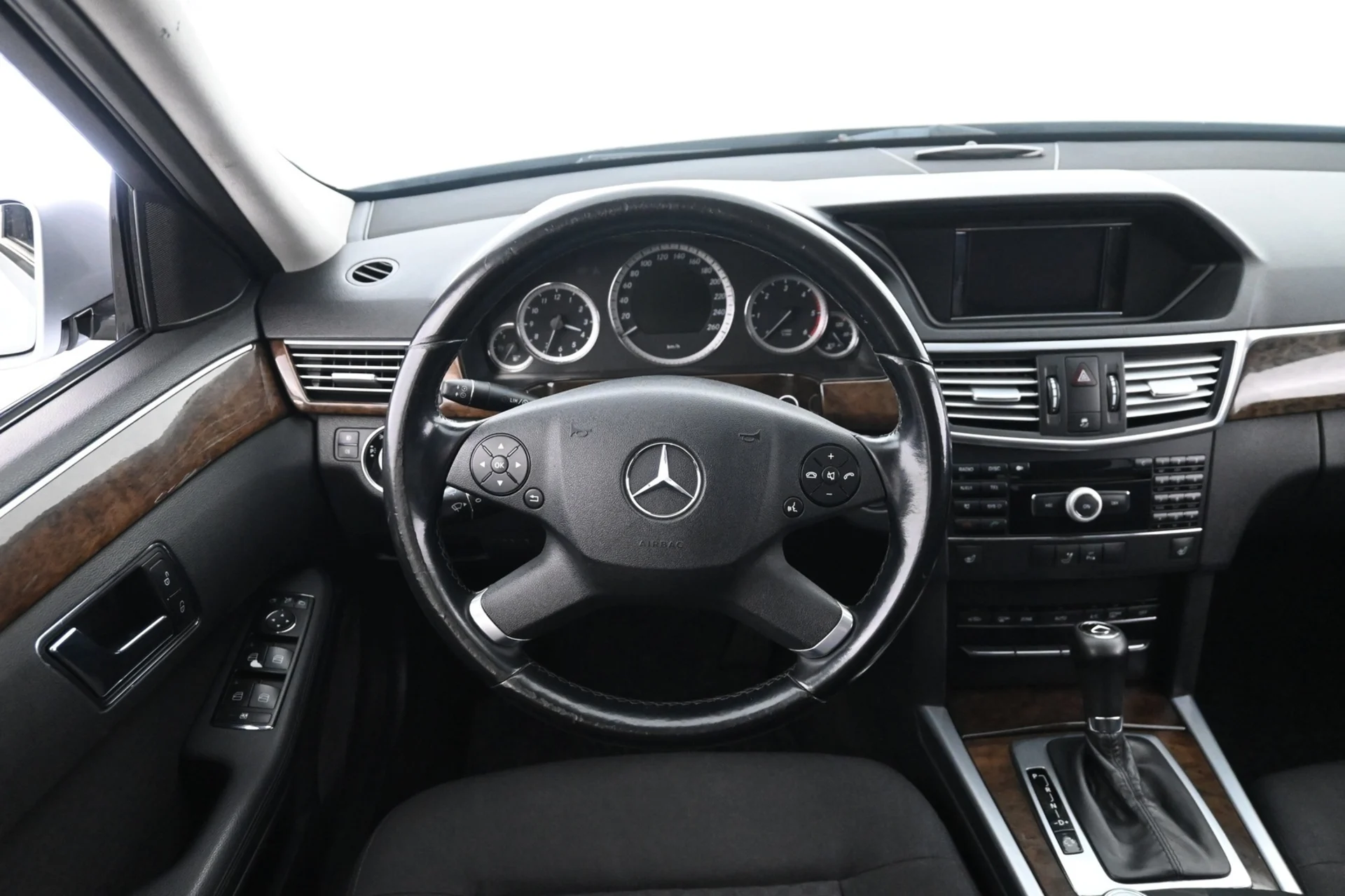 Car Image - 2mvKwe35eRHtR7Dp7xrEZ3