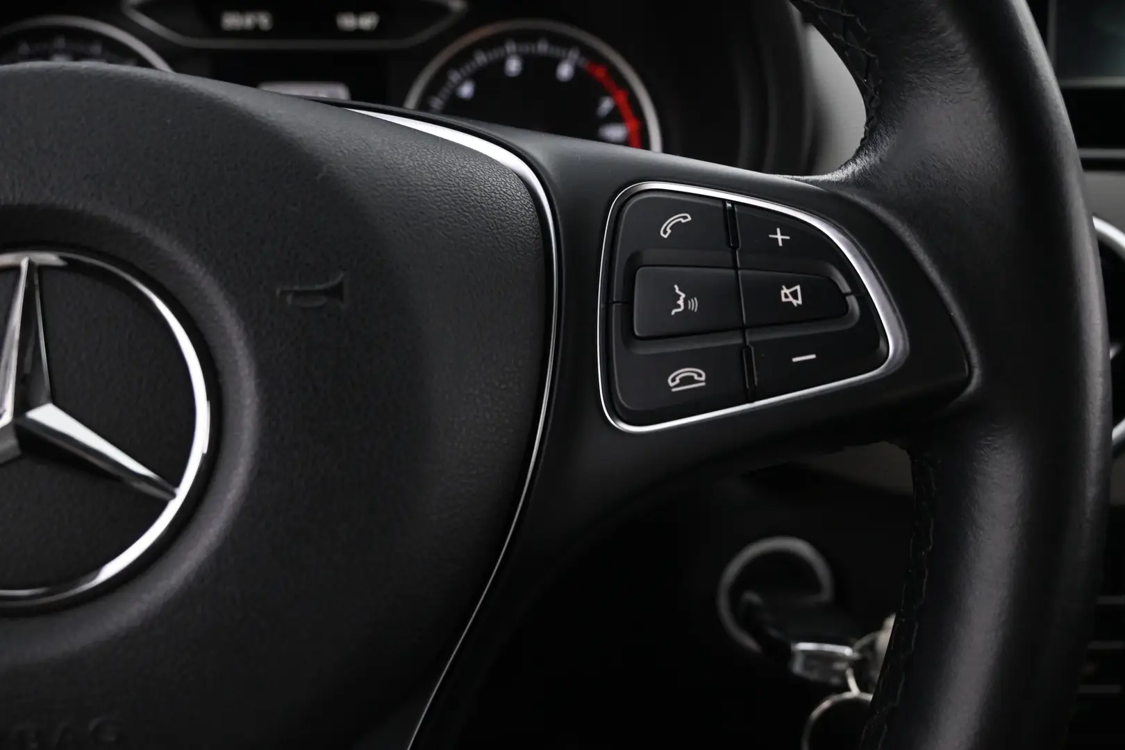 Car Image - 5nd01uGvV897e8VU03C3TM