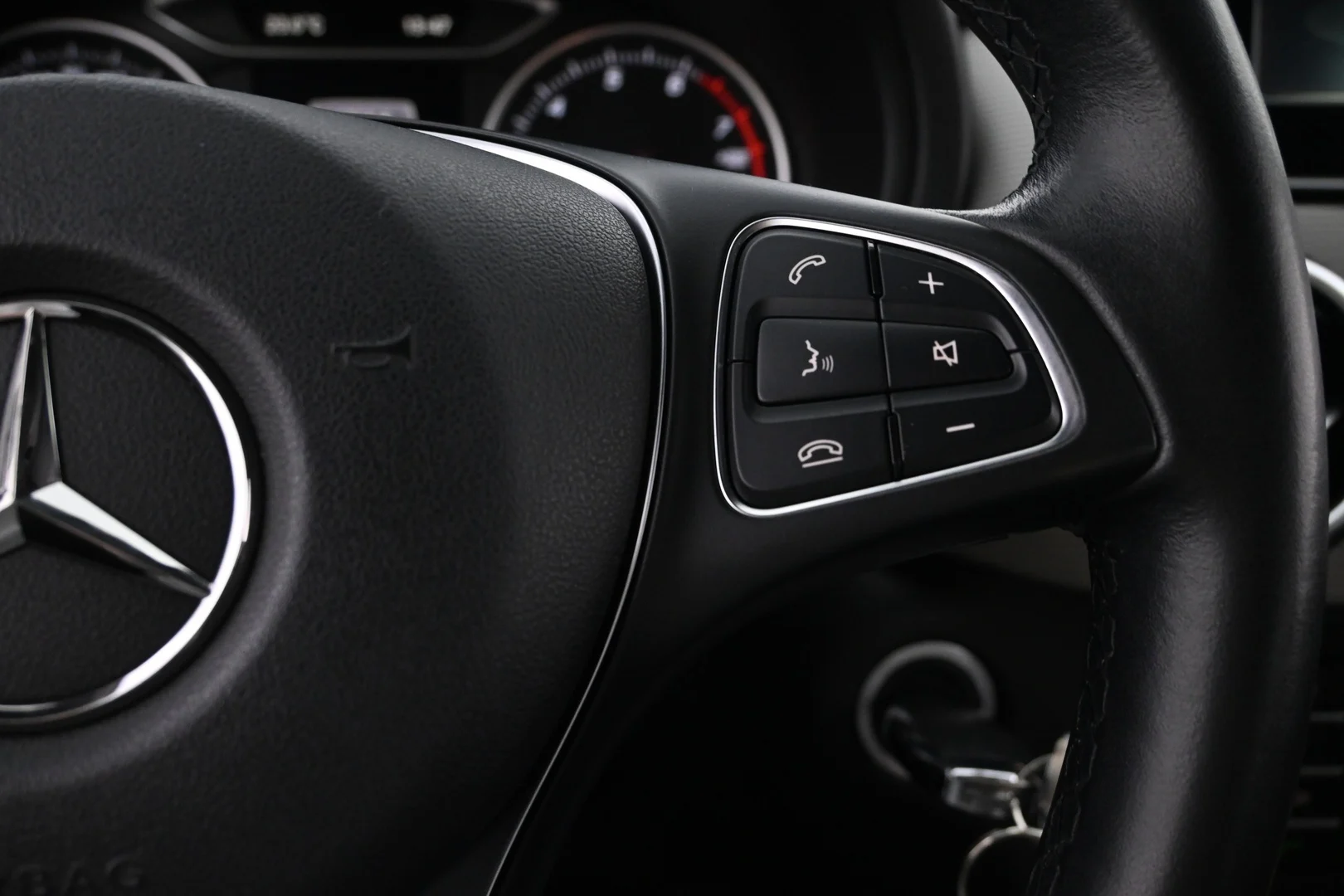 Car Image - 5nd01uGvV897e8VU03C3TM