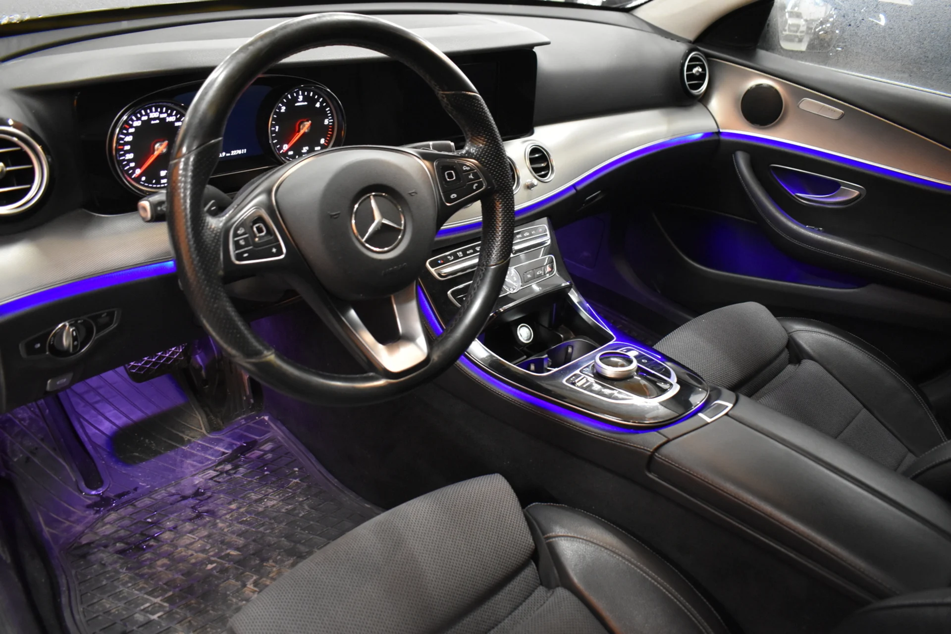 Car Image - 2VEGZJB0xXZ40rxBQf3a1v