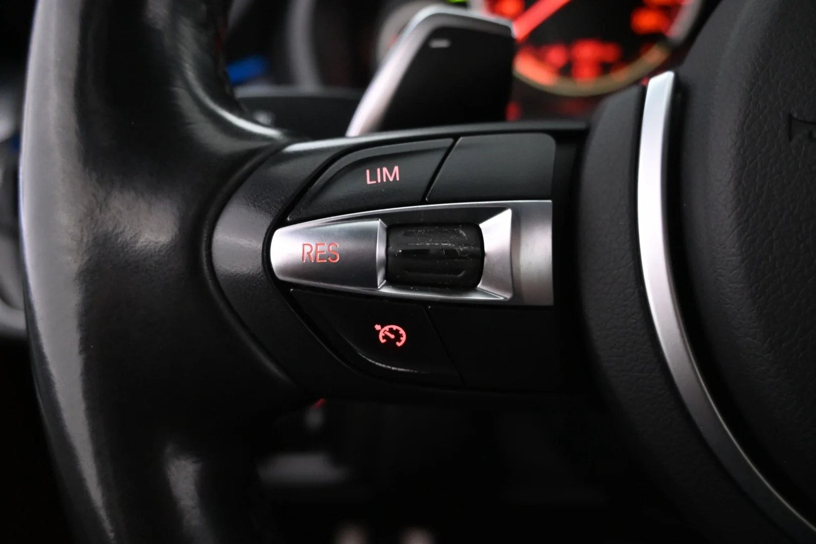 Car Image - 3IO6ahI4NaZ3SiA1YYXuq4