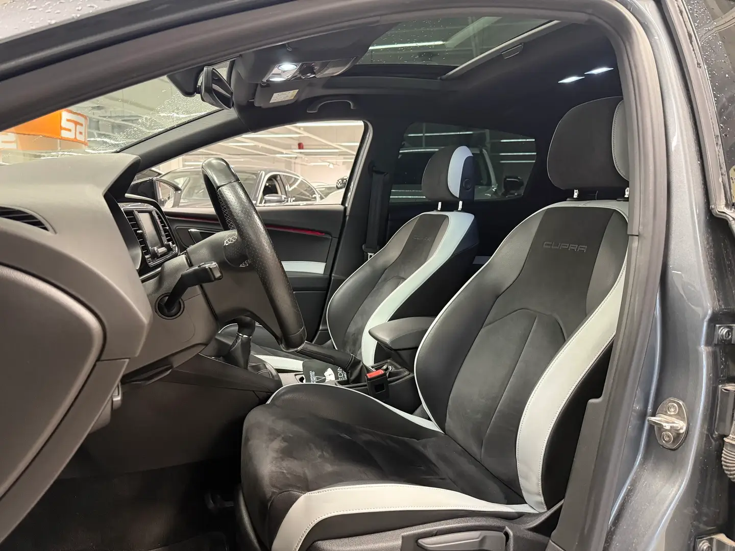 Car Image - 7MIFnxDAPekjhOOh2ppQNT