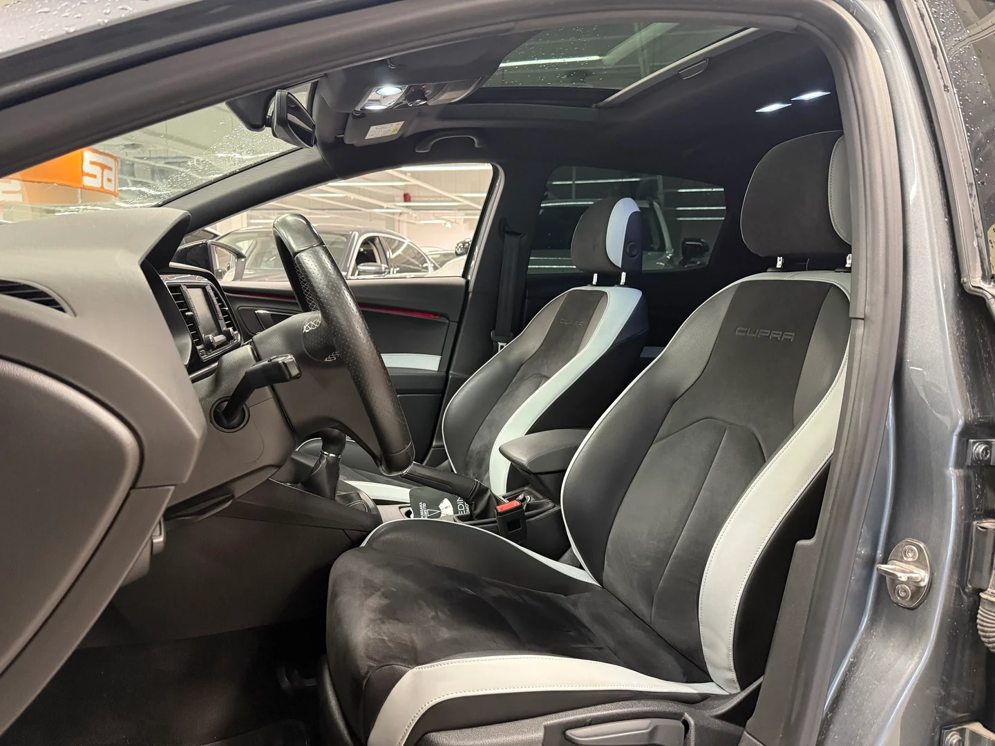 Car Image - 7MIFnxDAPekjhOOh2ppQNT