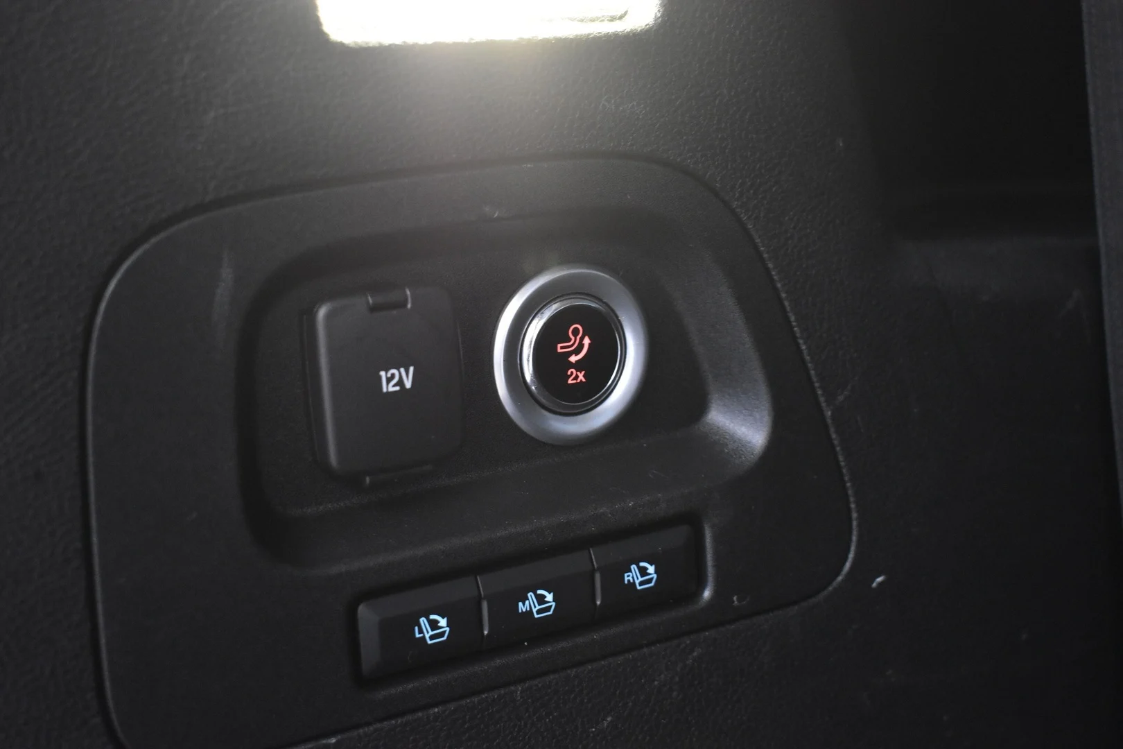 Car Image - bAo5caeL3b3eIEMPE7T9V